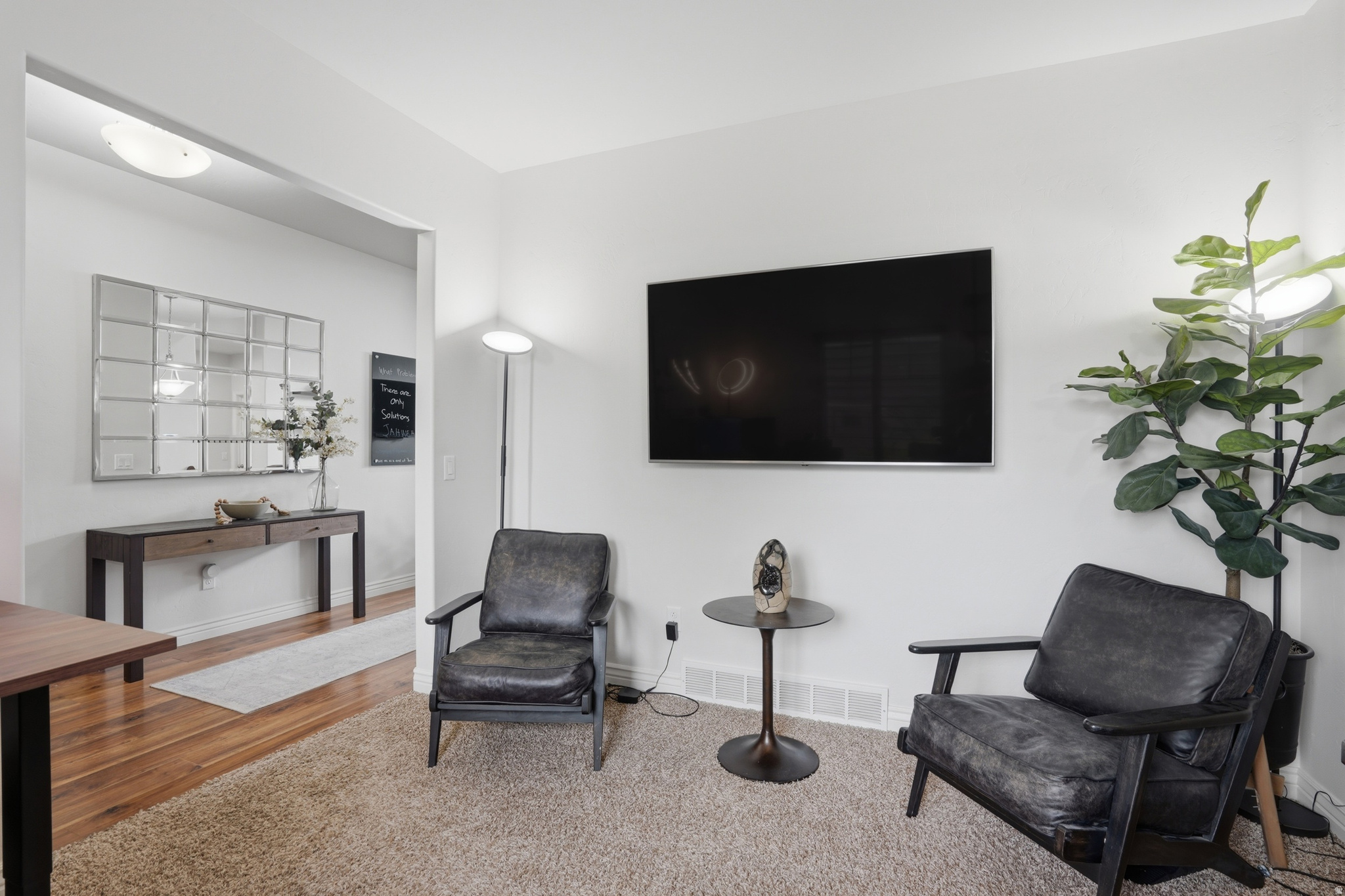 121 W MISTY LN