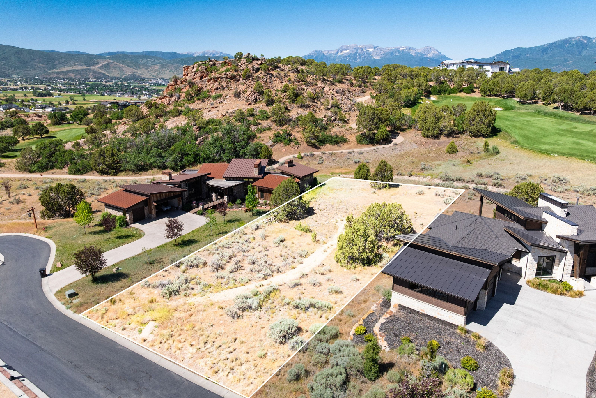 549 N RED MOUNTAIN CT Unit: 213
