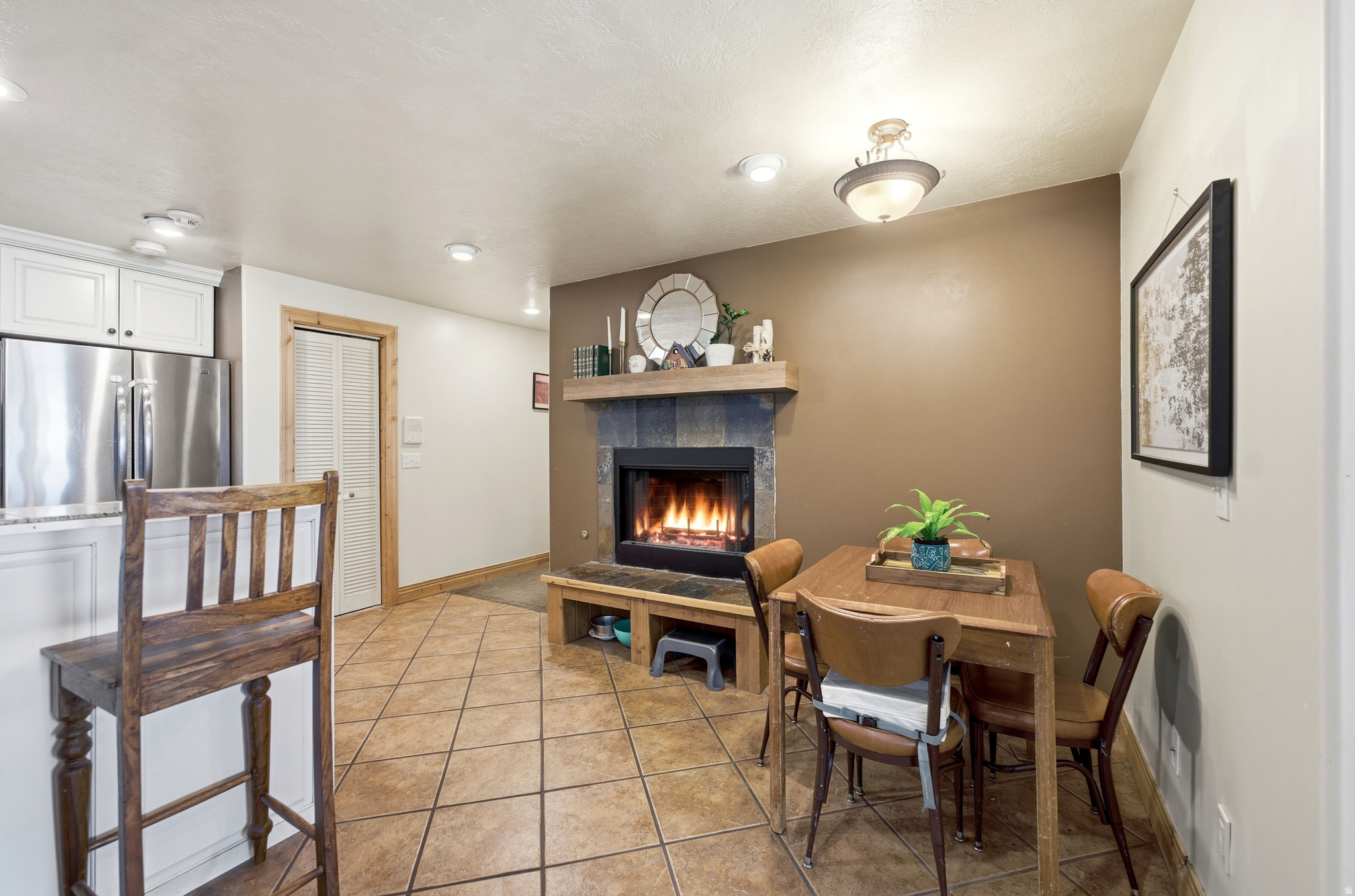 335 W BERN WAY