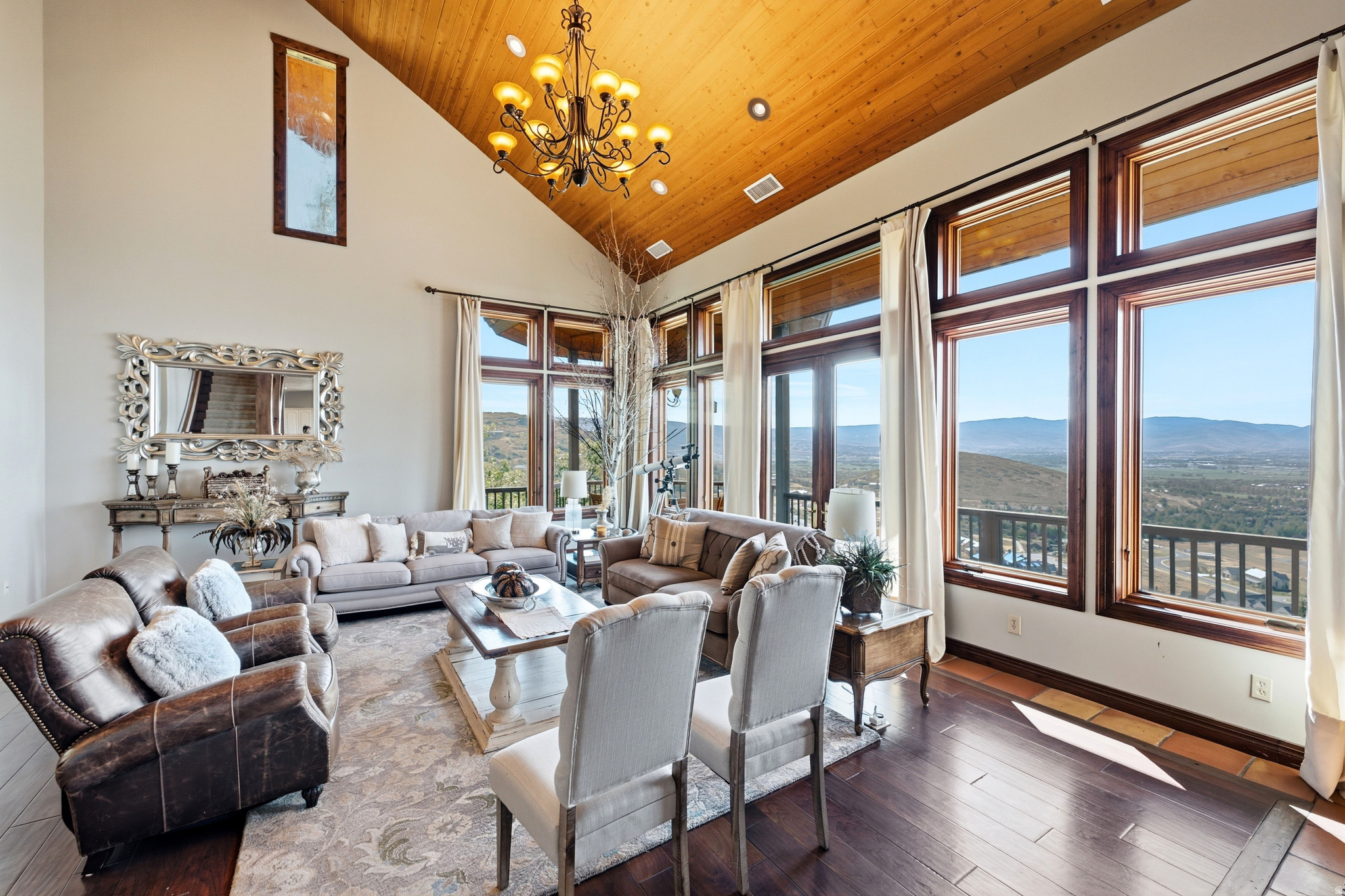 335 W BERN WAY