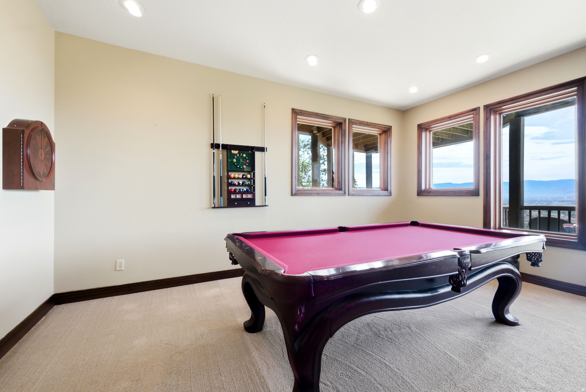 335 W BERN WAY