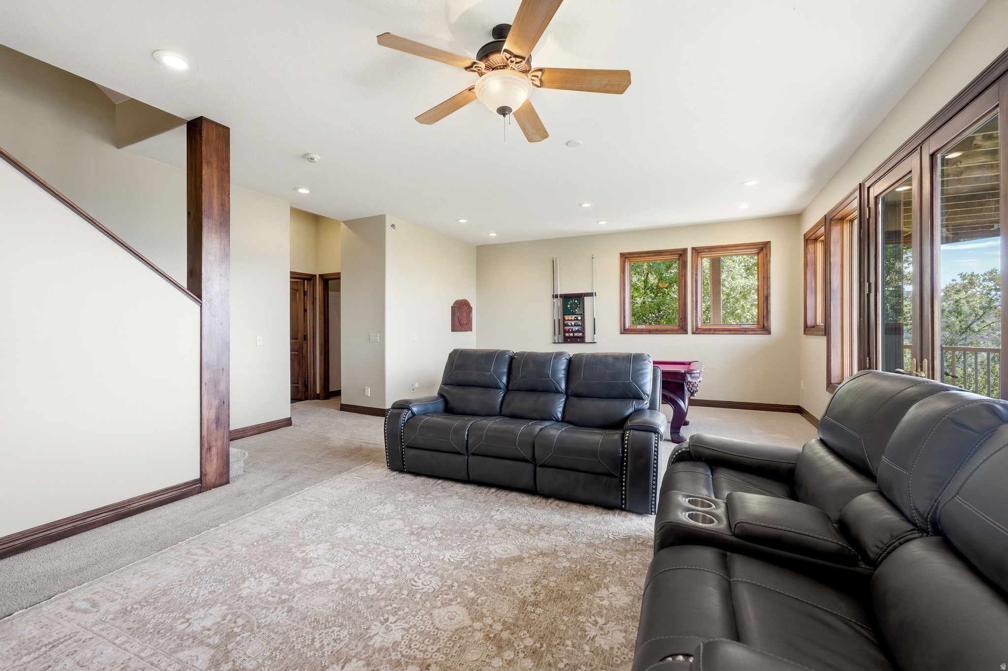 335 W BERN WAY