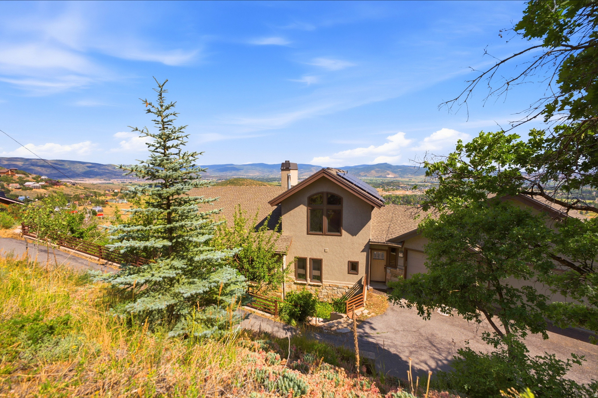335 W BERN WAY