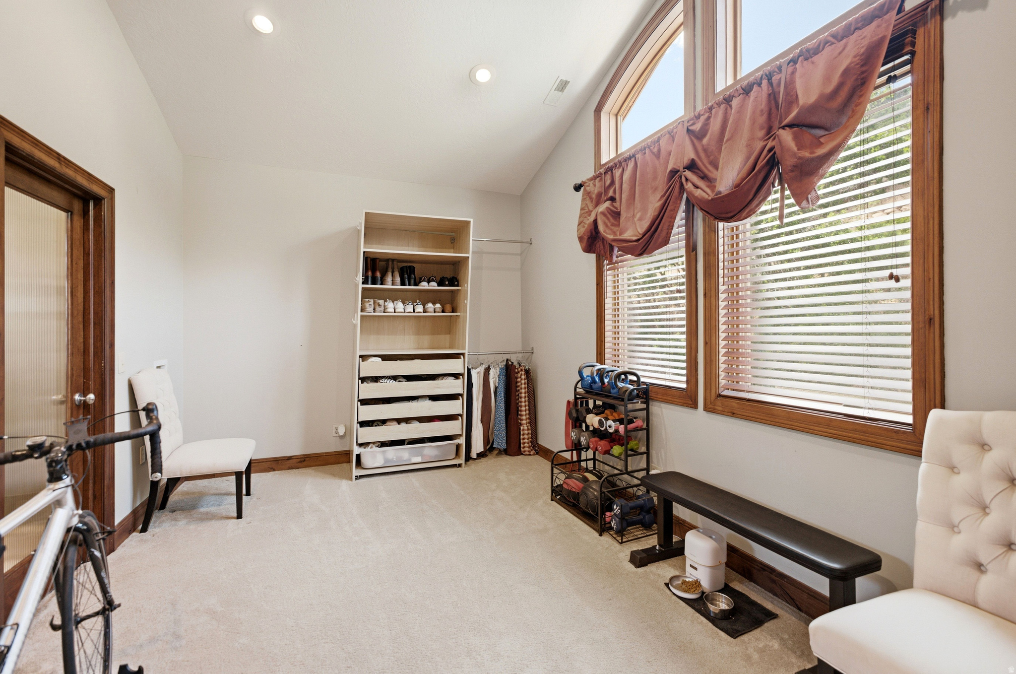 335 W BERN WAY