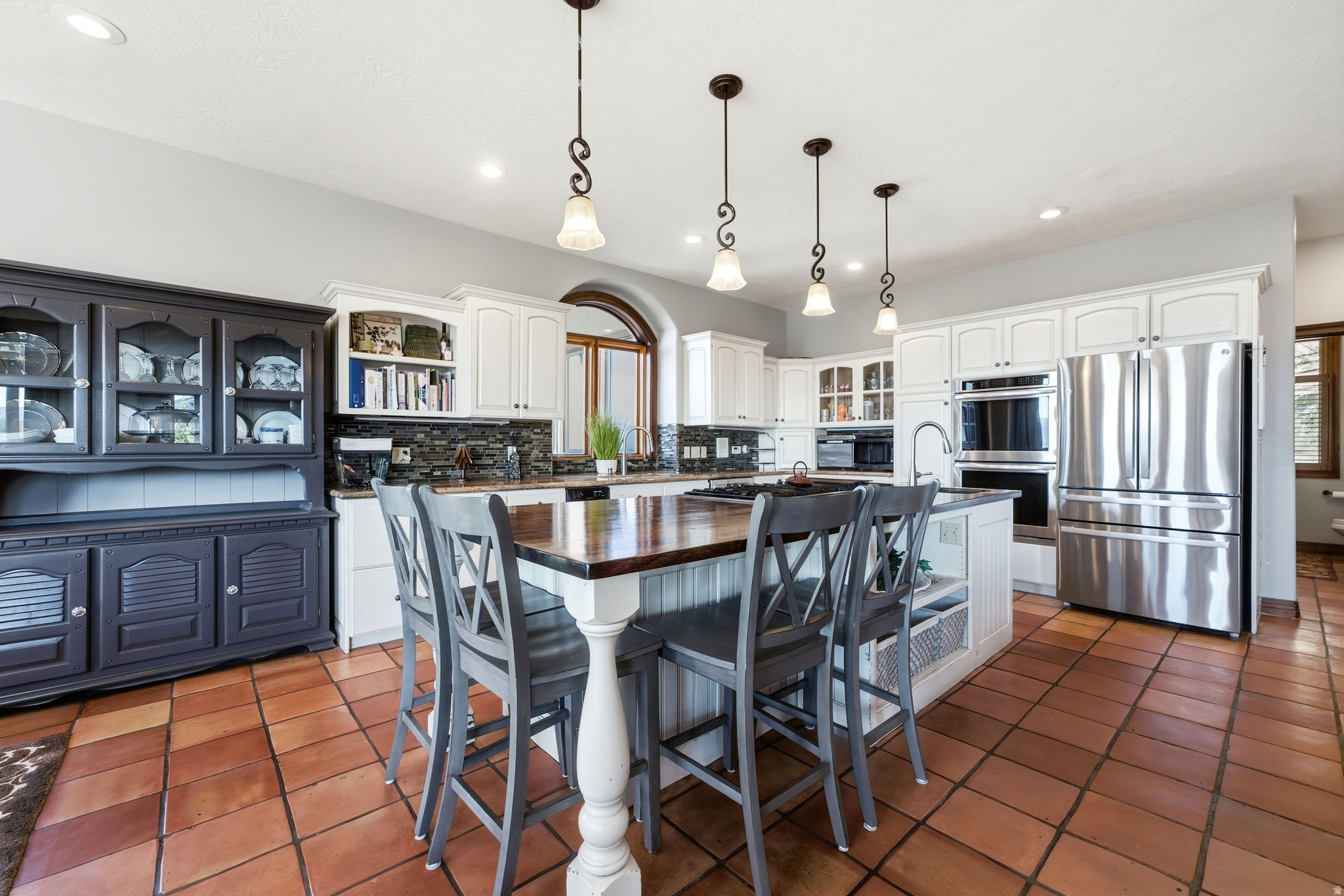 335 W BERN WAY