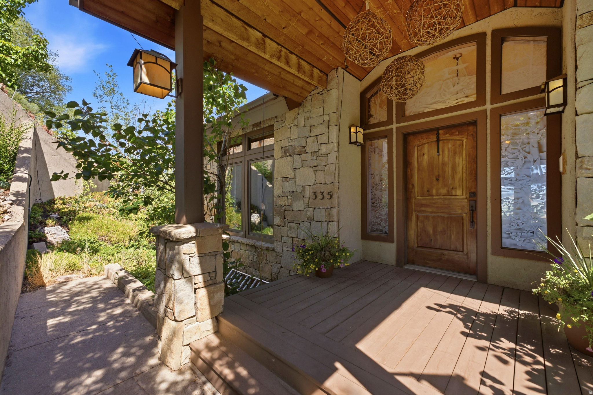 335 W BERN WAY