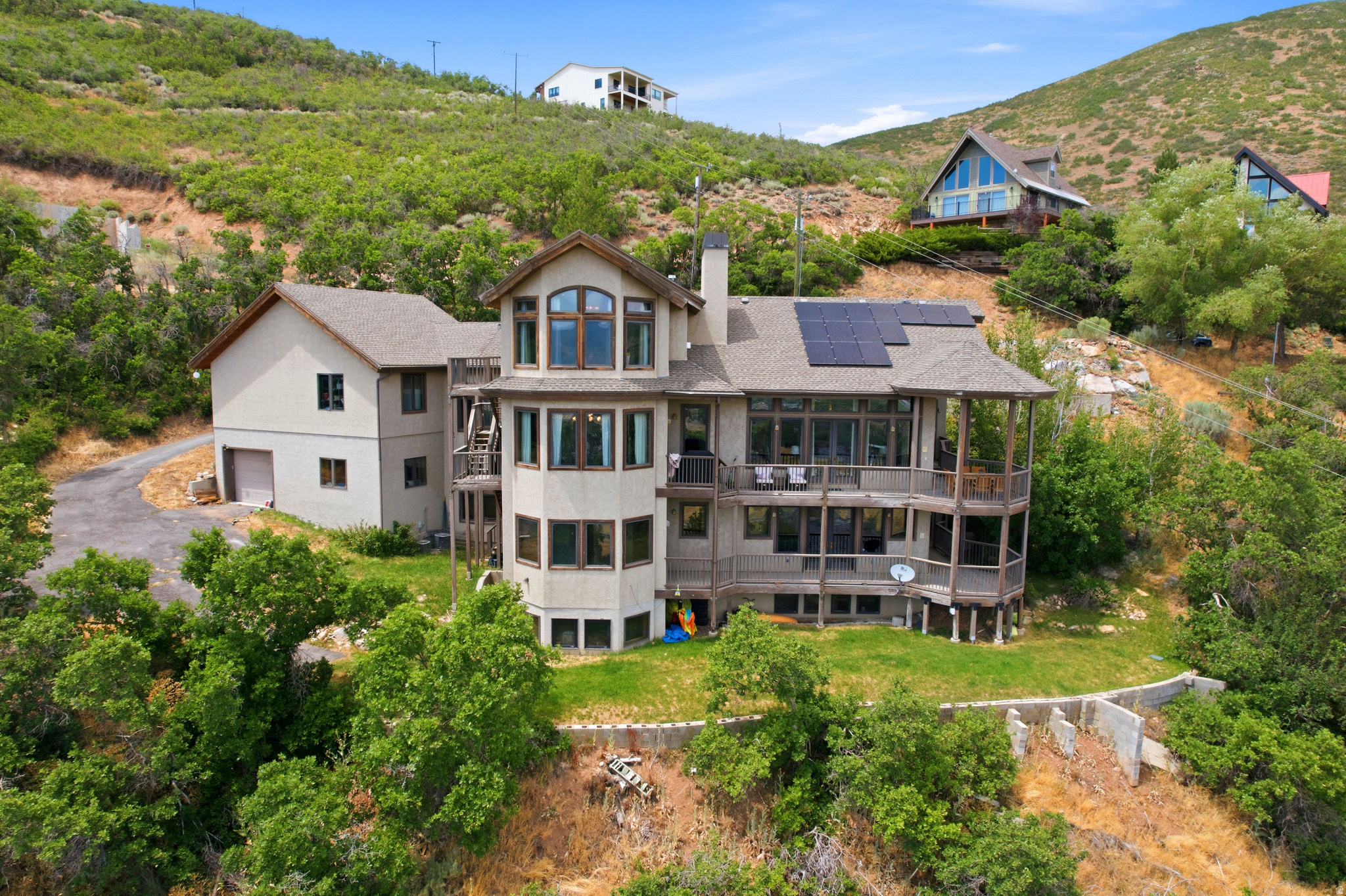335 W BERN WAY