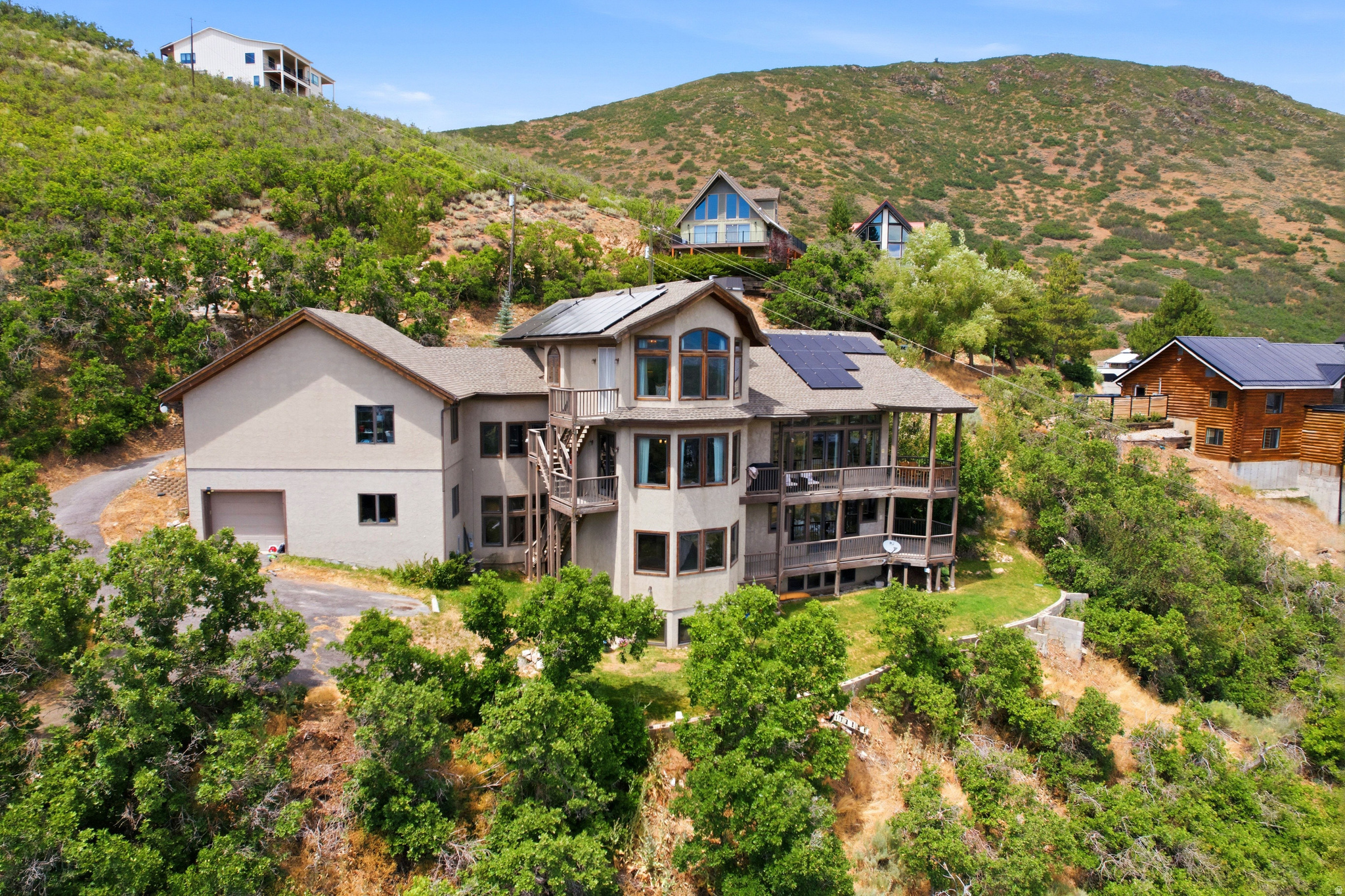335 W BERN WAY