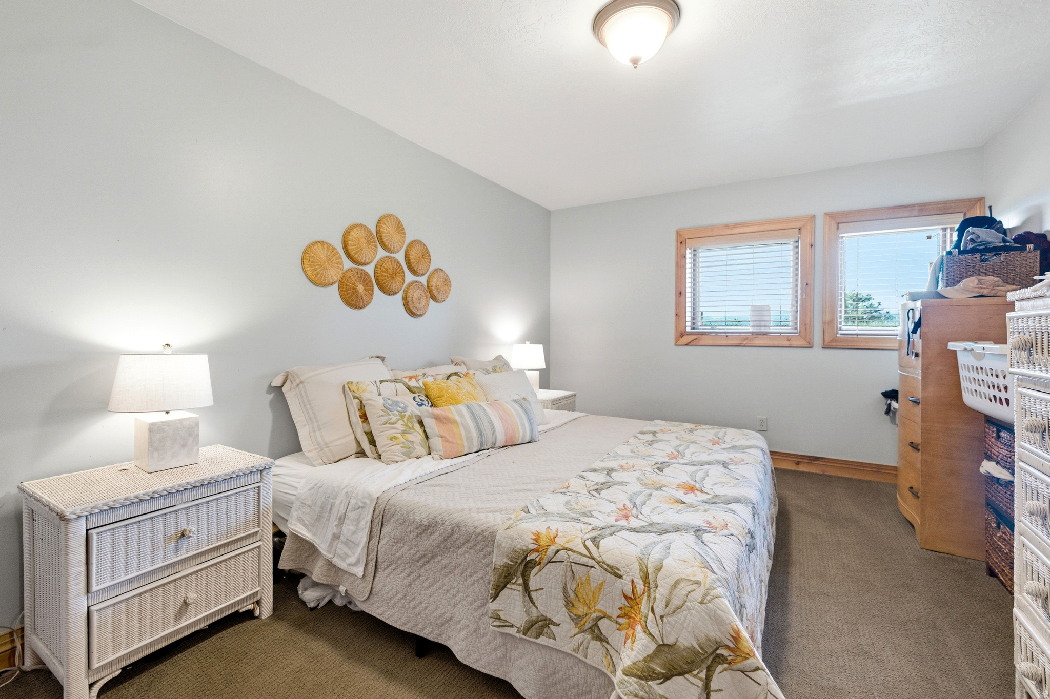 335 W BERN WAY