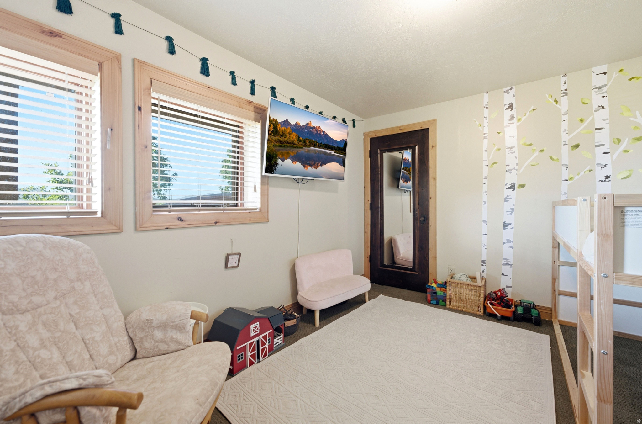 335 W BERN WAY