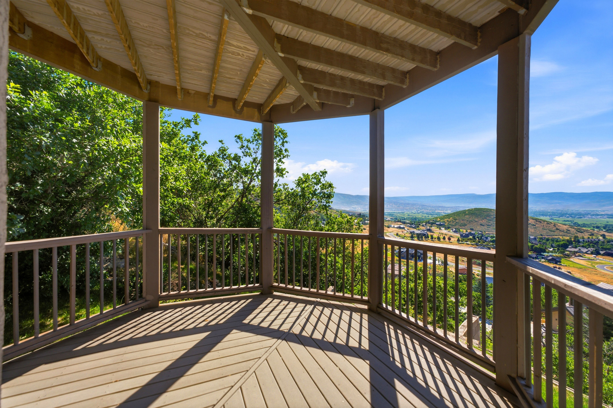 335 W BERN WAY