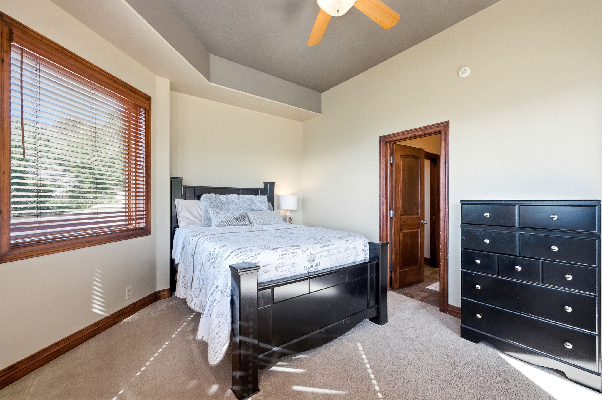 335 W BERN WAY