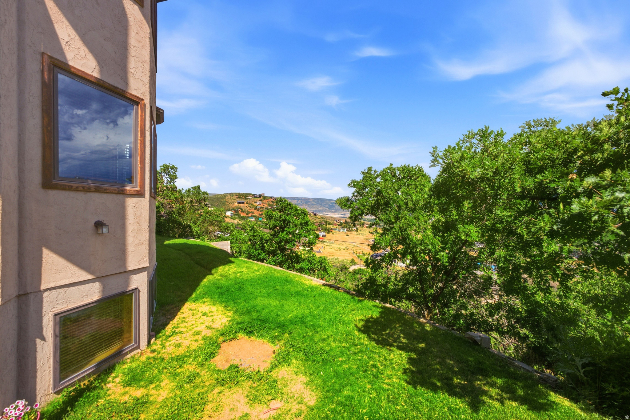 335 W BERN WAY