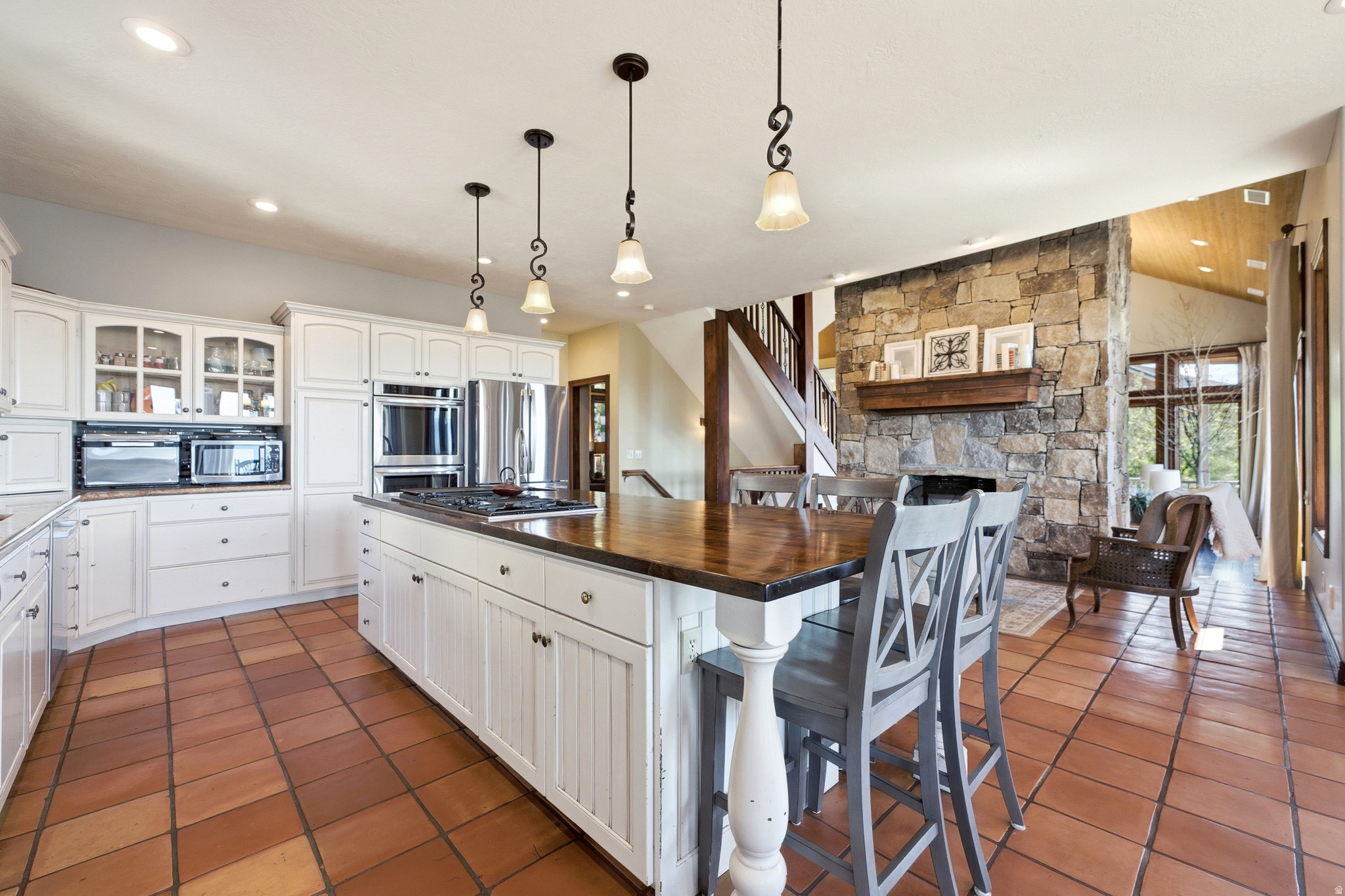 335 W BERN WAY