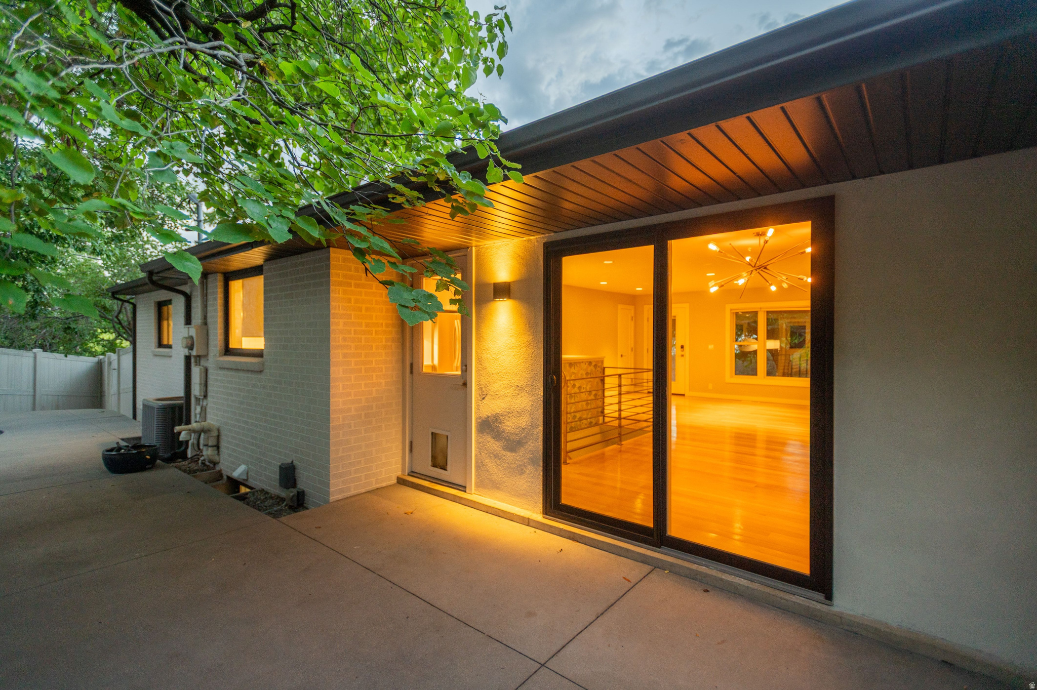 3570 E RAINIER AVE