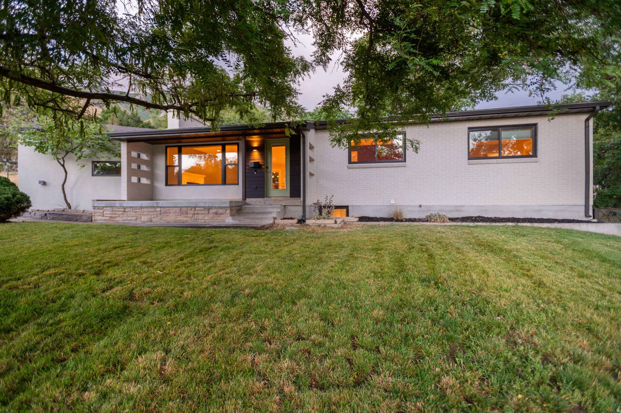 3570 E RAINIER AVE