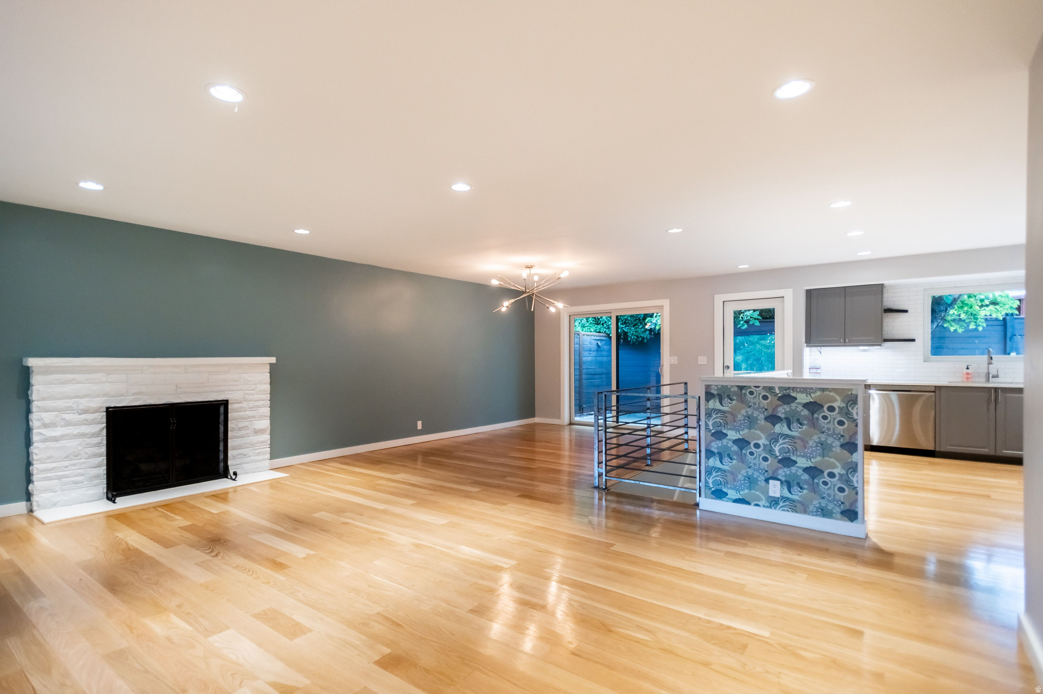 3570 E RAINIER AVE