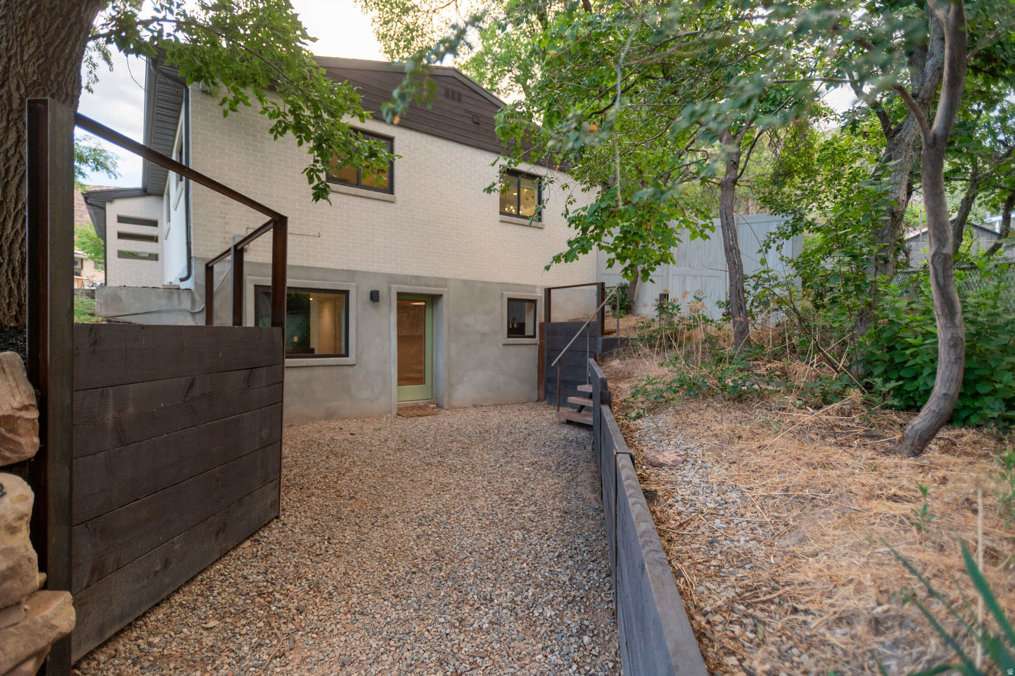 3570 E RAINIER AVE