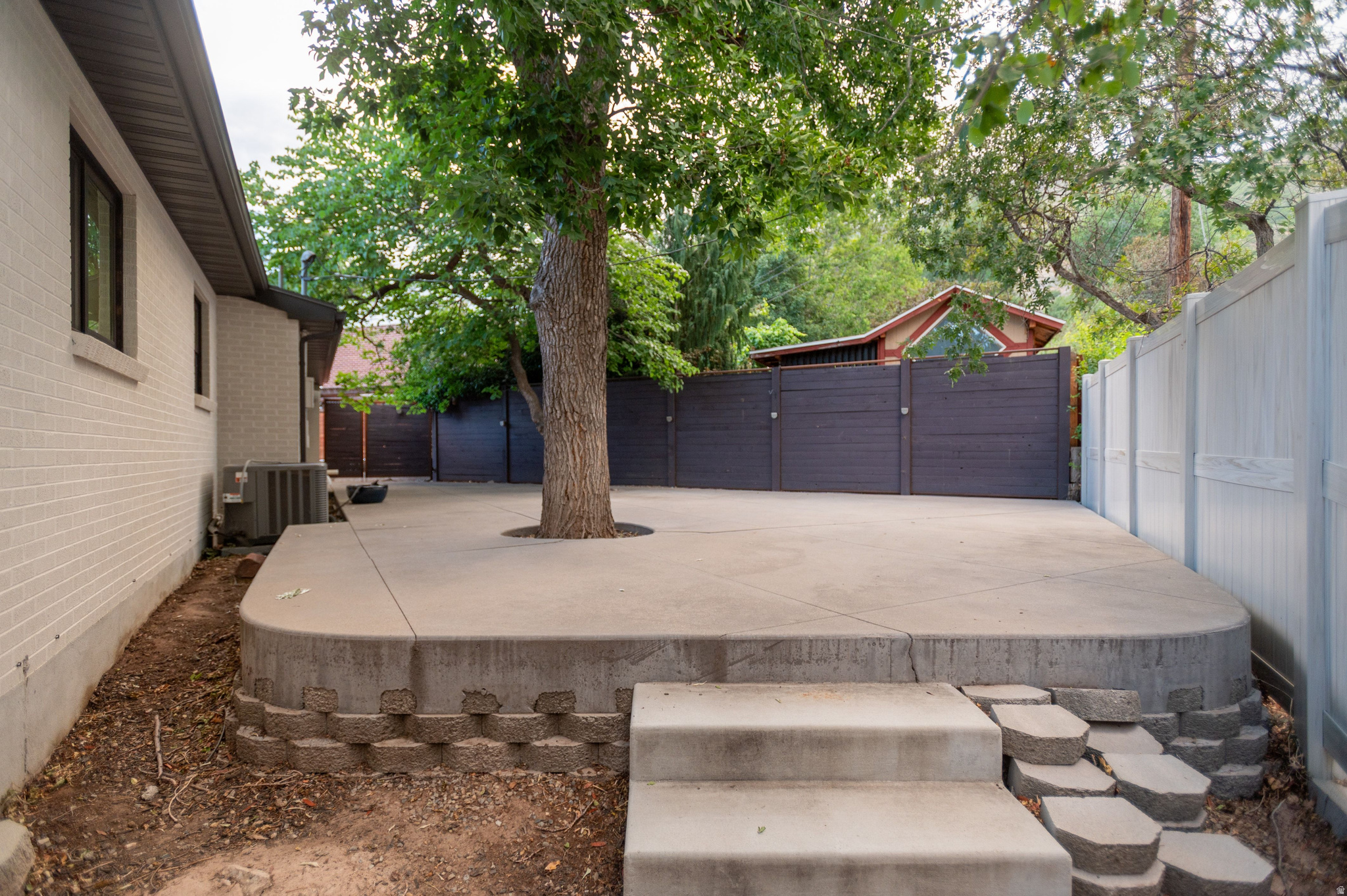 3570 E RAINIER AVE