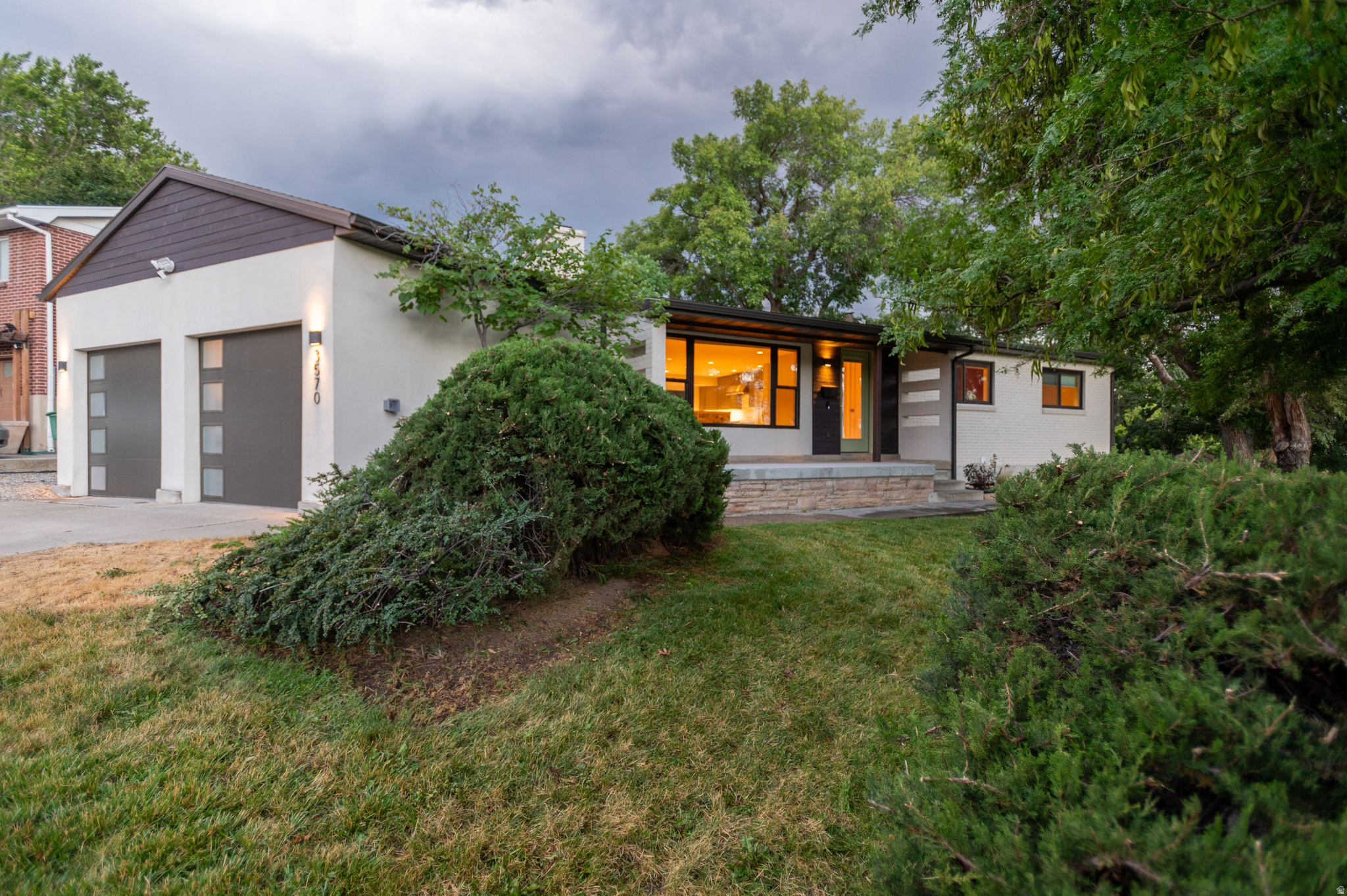 3570 E RAINIER AVE