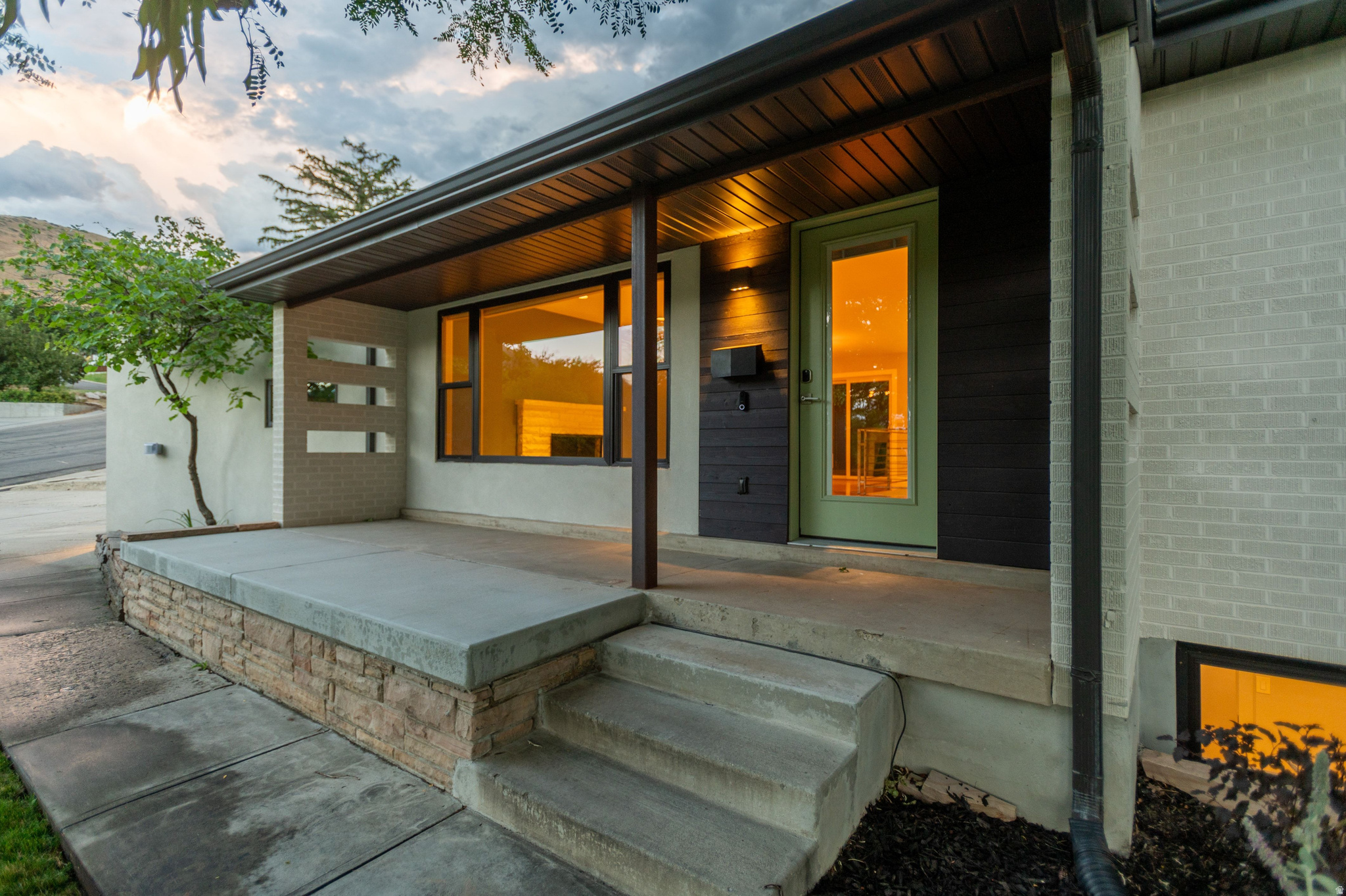 3570 E RAINIER AVE