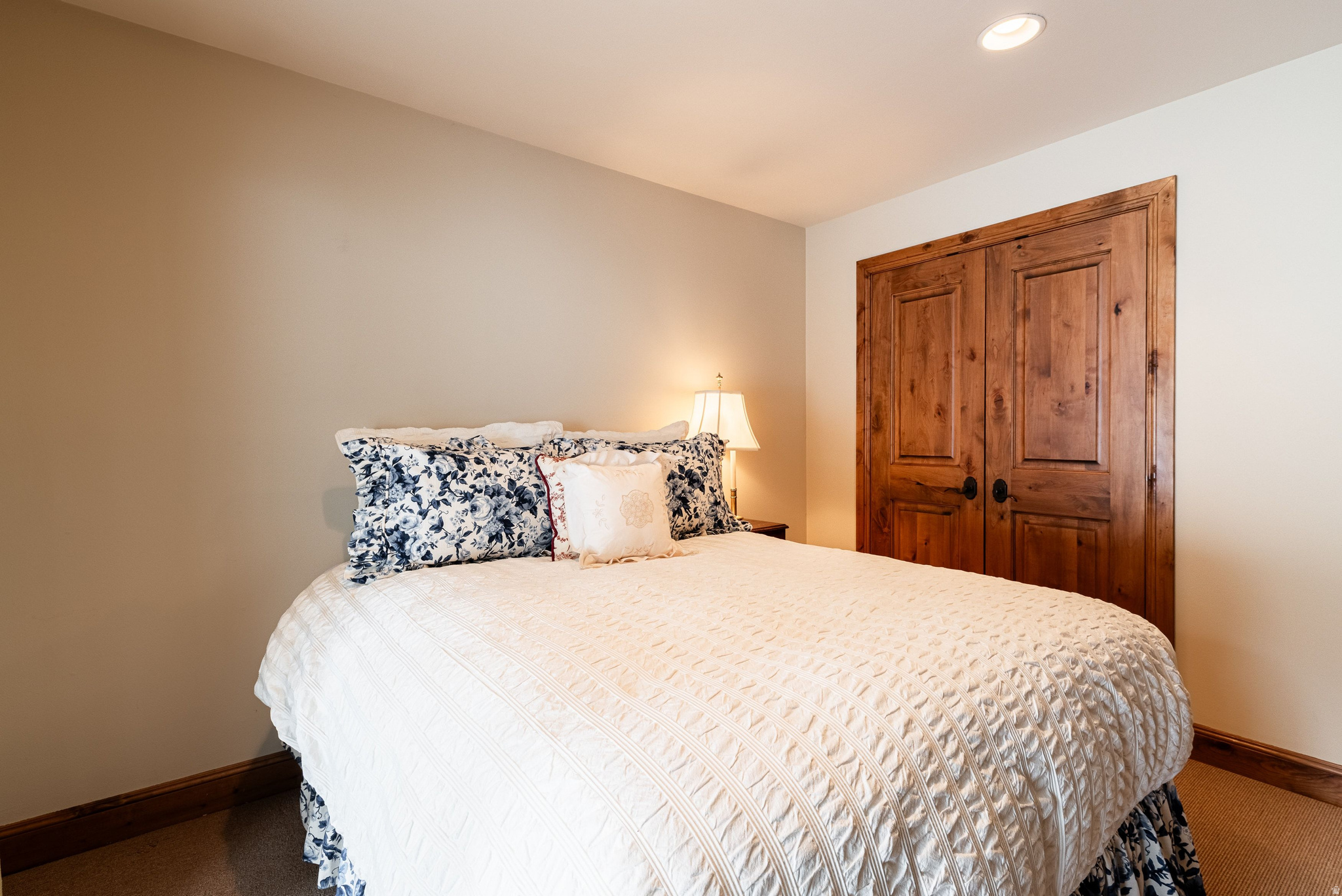 1525 LAKESIDE CIR
