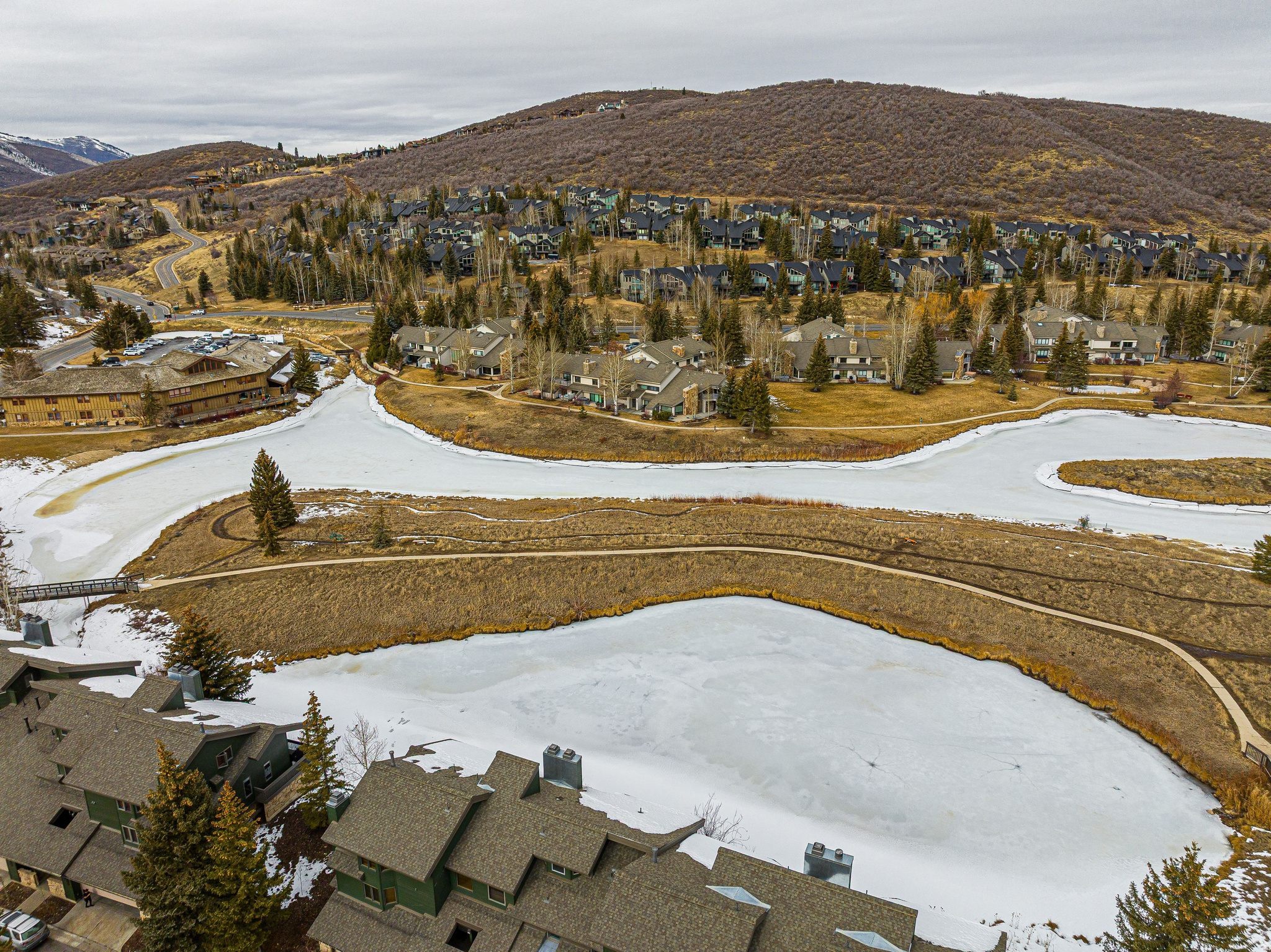1525 LAKESIDE CIR