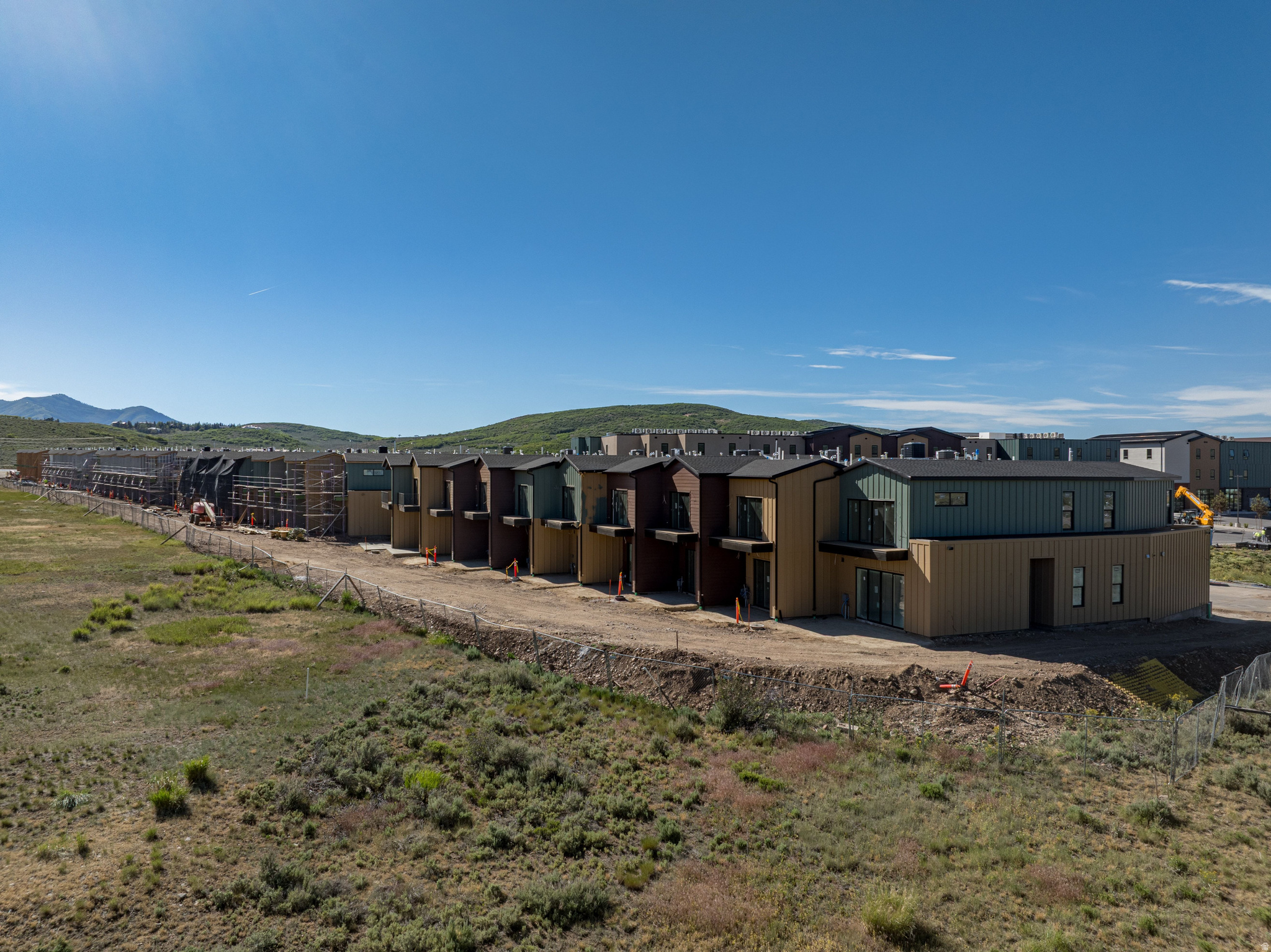 2438 BIG WILLOW TRL #402