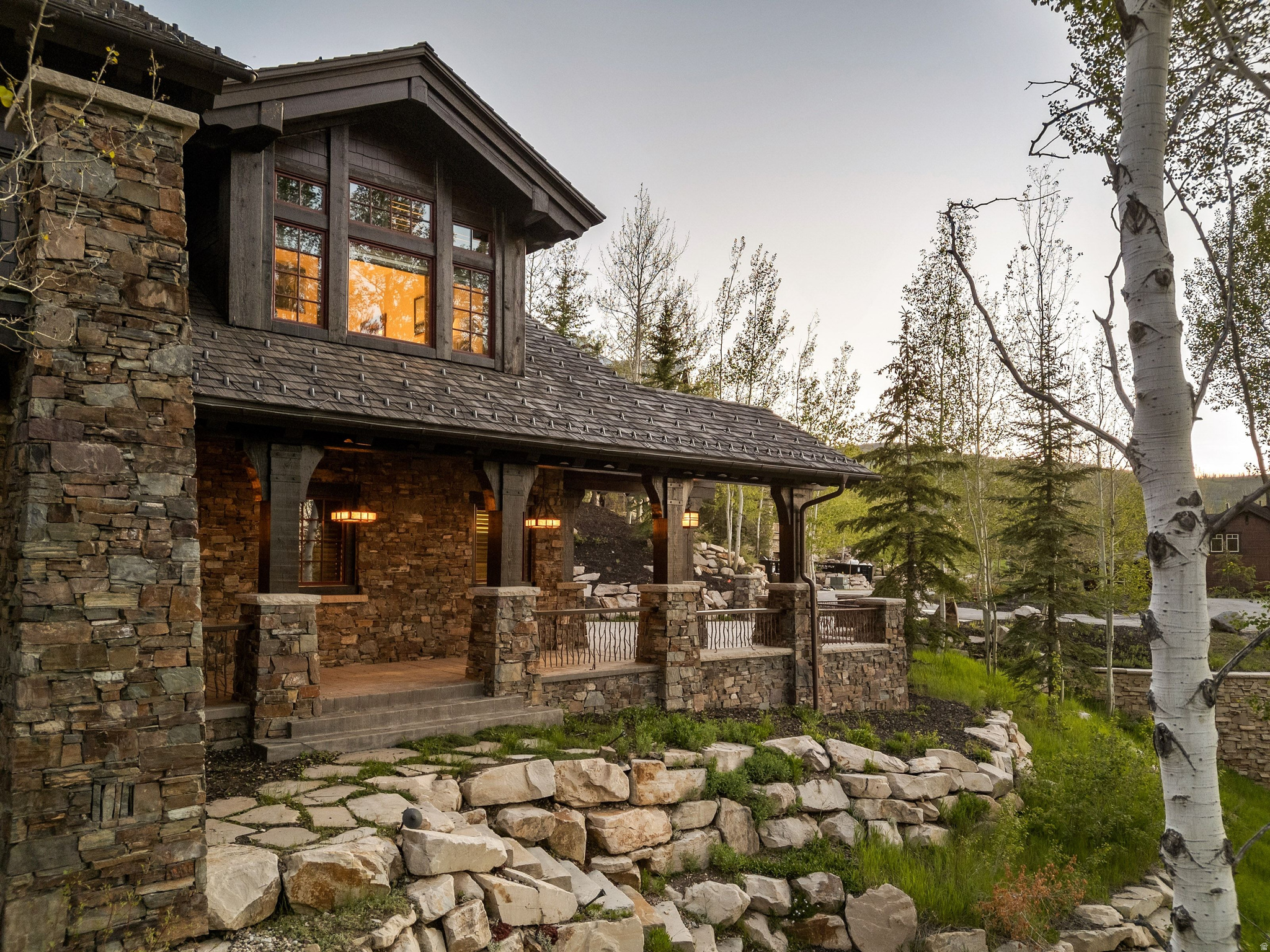 35 BANNER CT