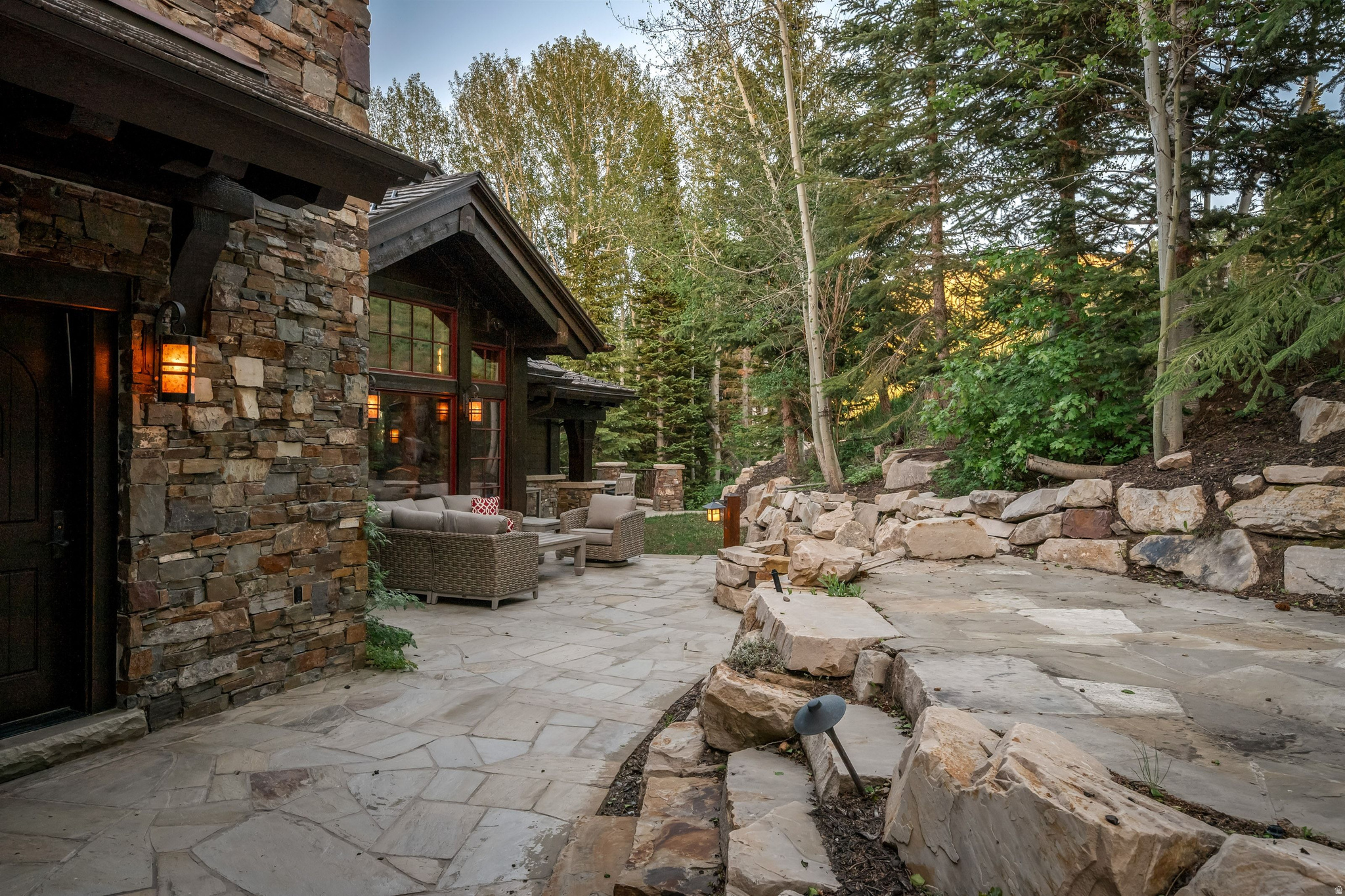 35 BANNER CT
