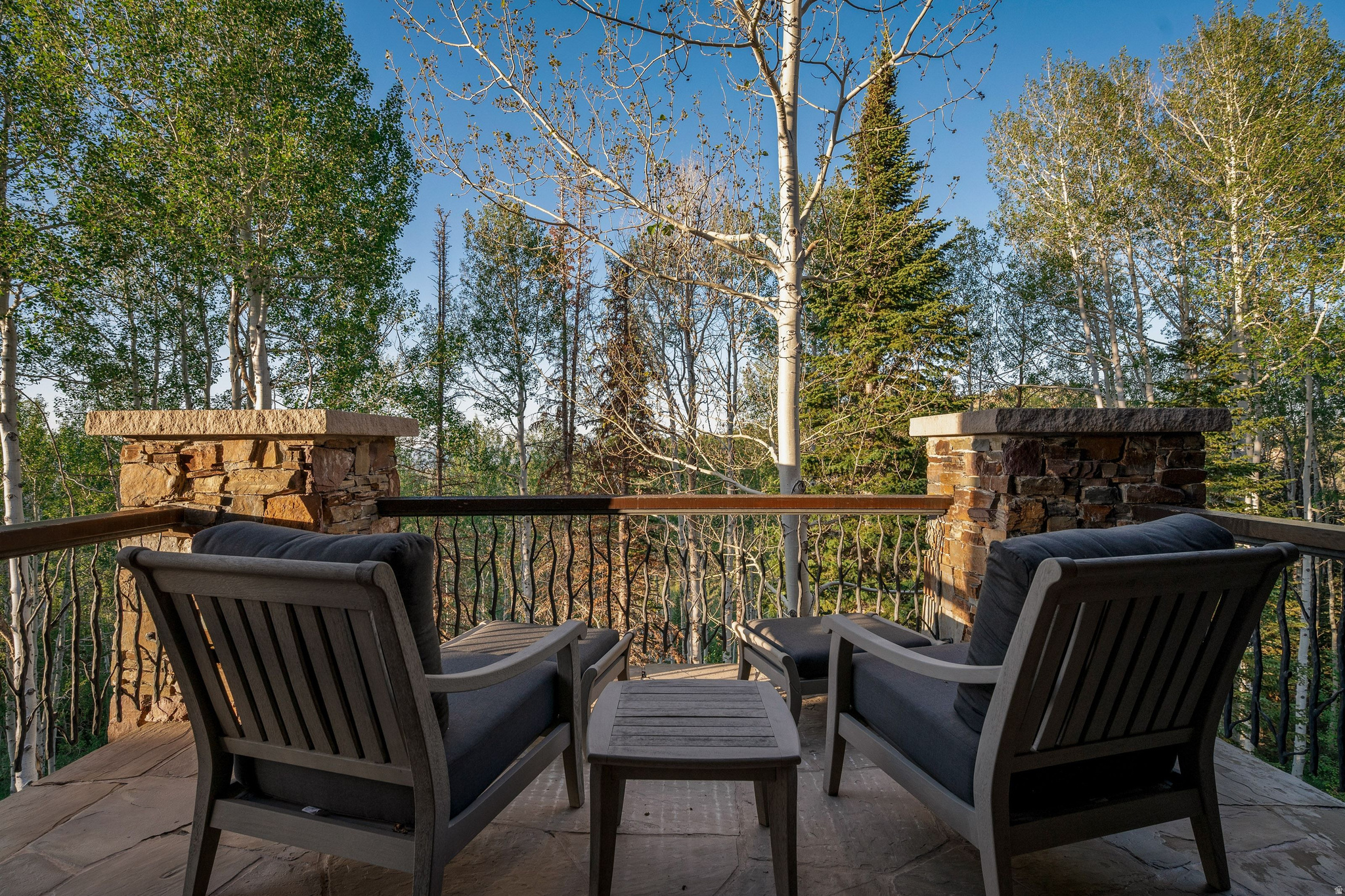 35 BANNER CT