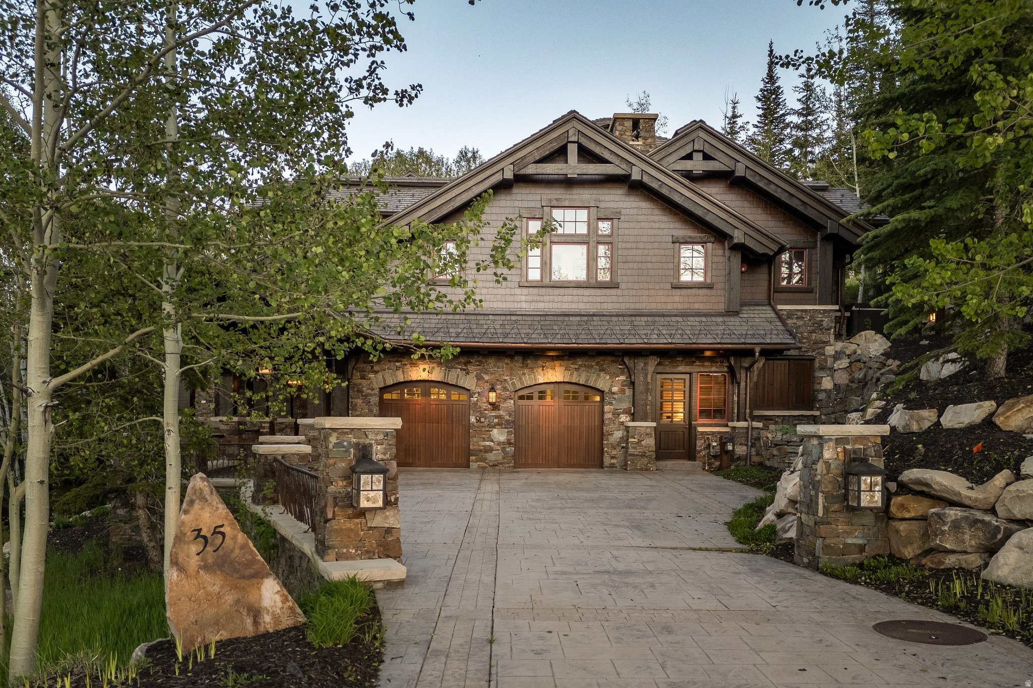 35 BANNER CT