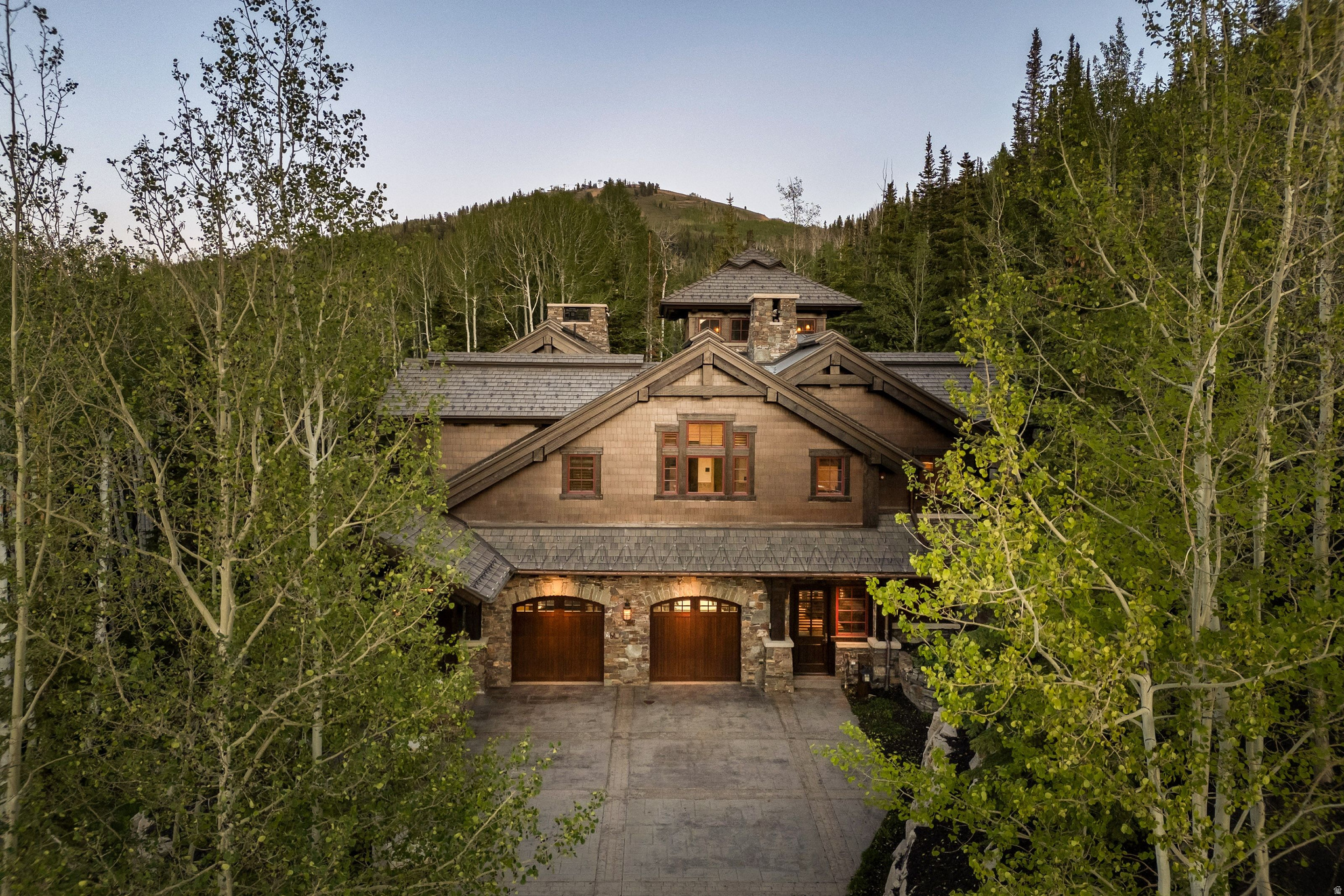 35 BANNER CT