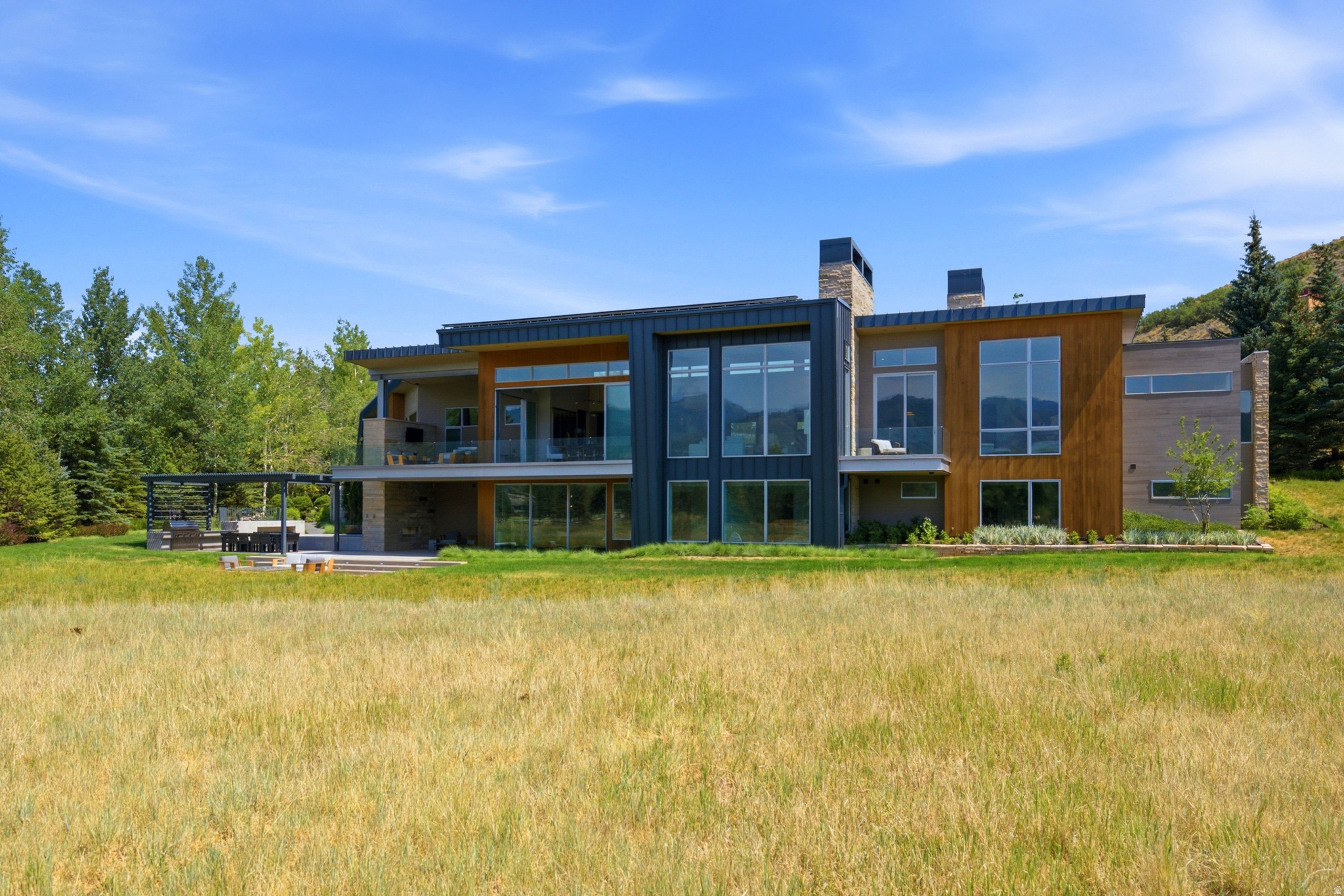 2383 N LAKEVIEW CT