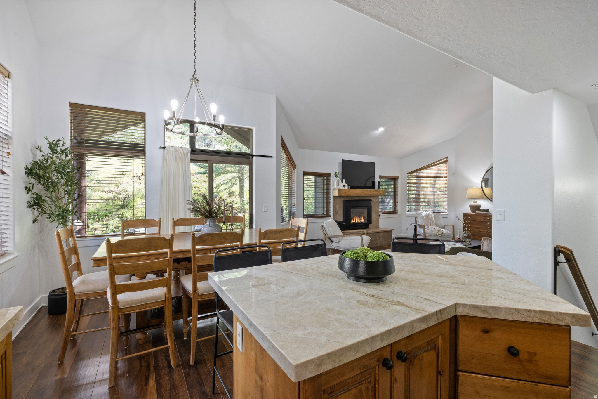 5150 COVE CANYON DR #A