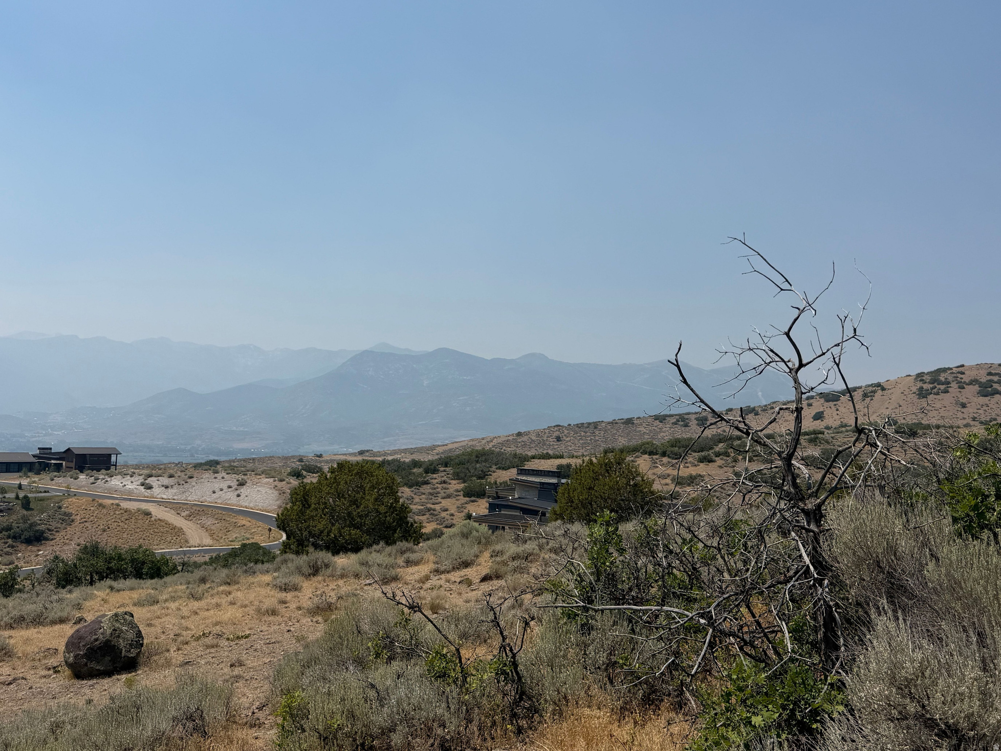 2173 E 2173 E LA SAL PEAK DR Unit: 517