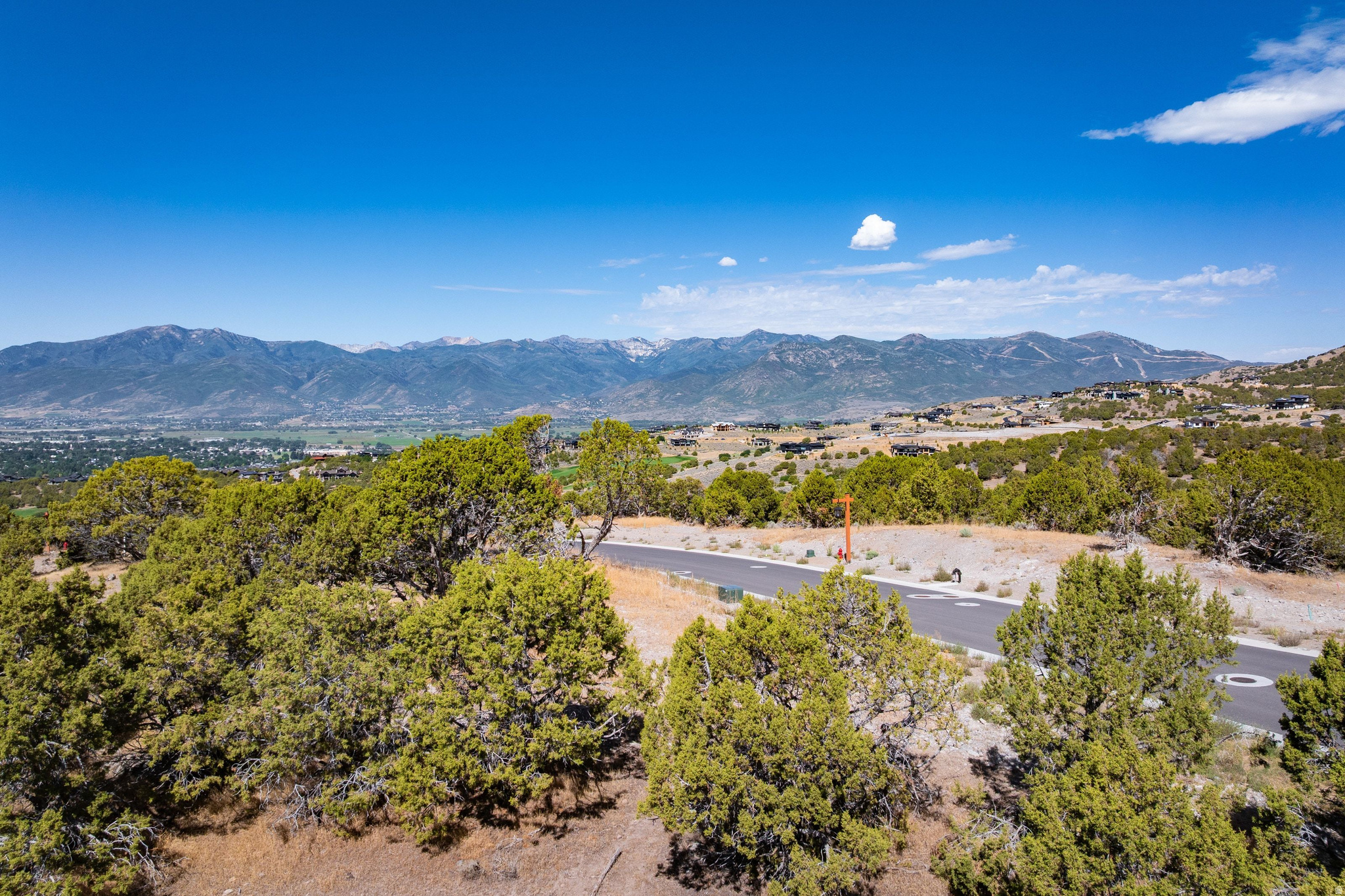 2918 E MOUNT AIRE DR Unit: 825