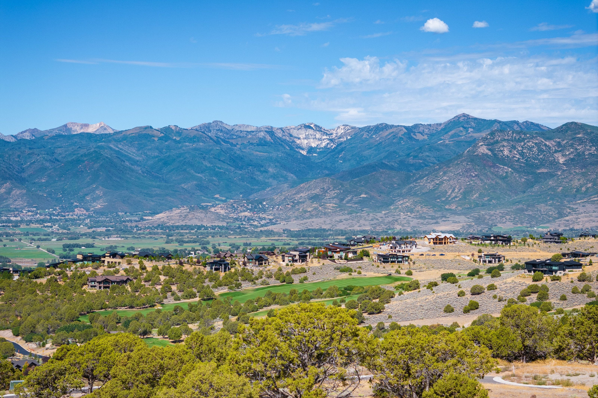 2918 E MOUNT AIRE DR Unit: 825