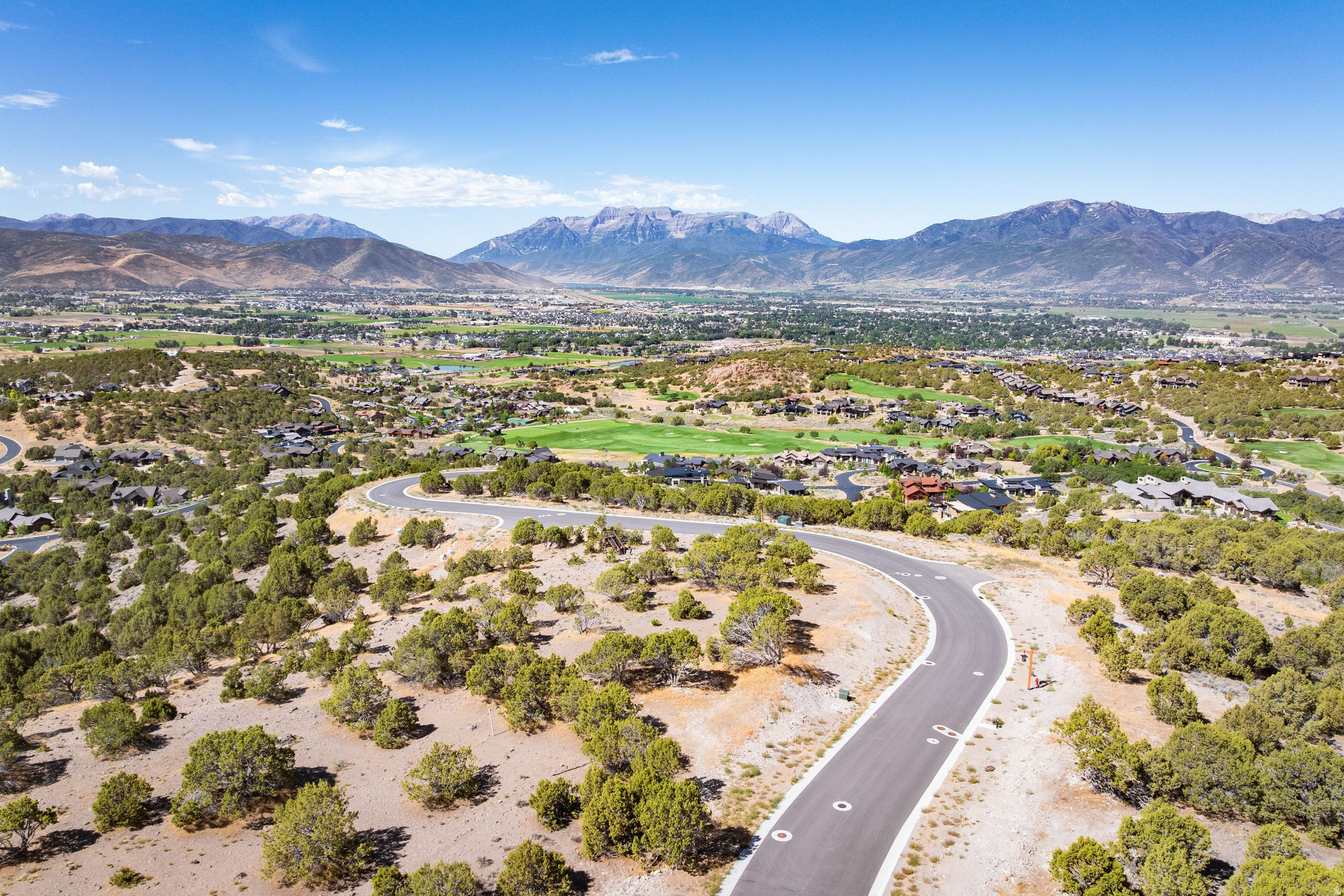 2918 E MOUNT AIRE DR Unit: 825