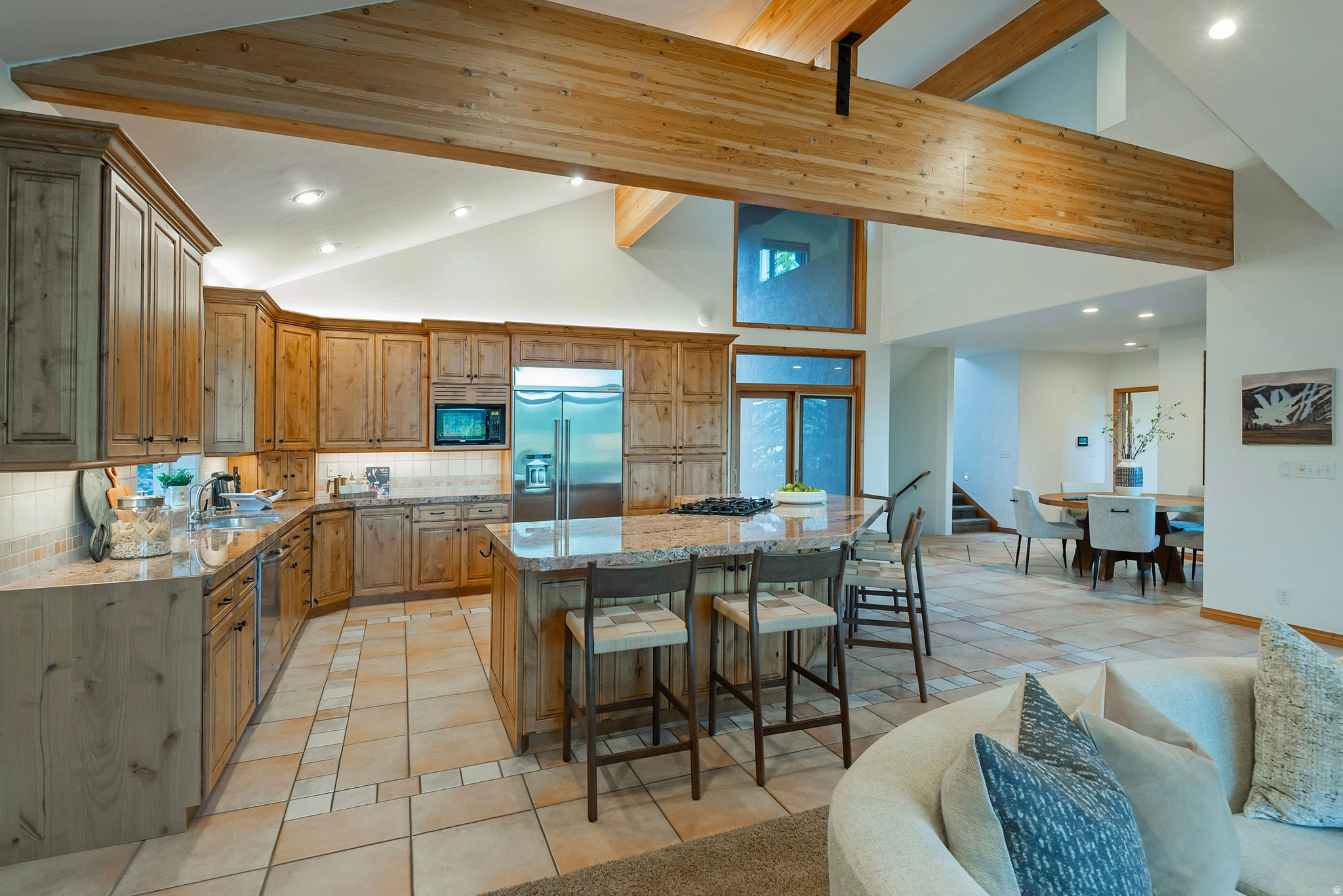 2068 MAHRE DR