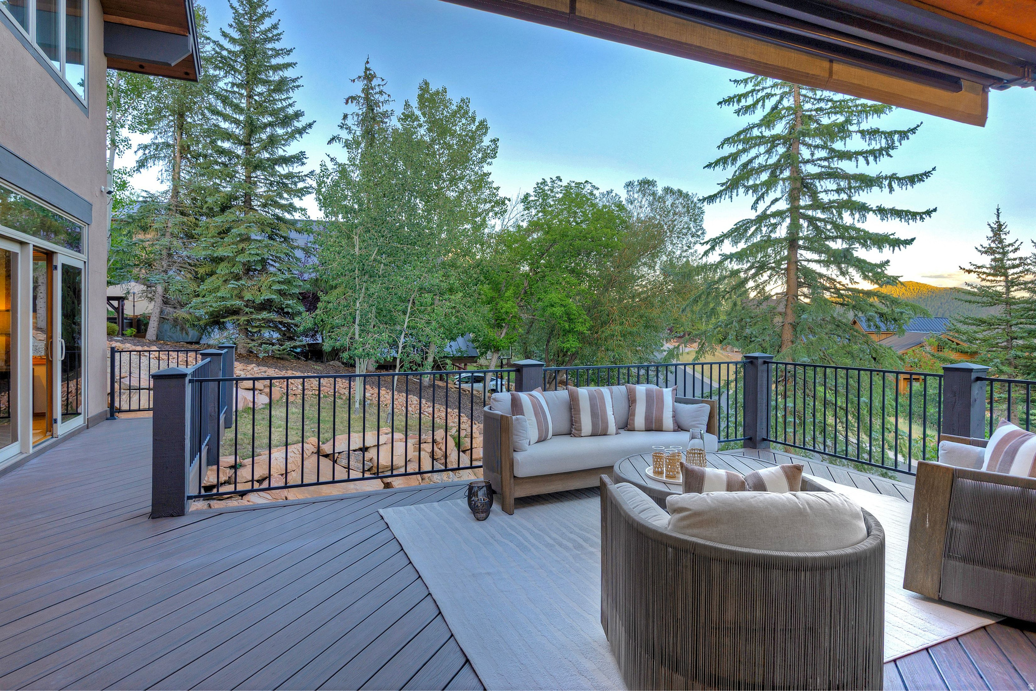 2068 MAHRE DR