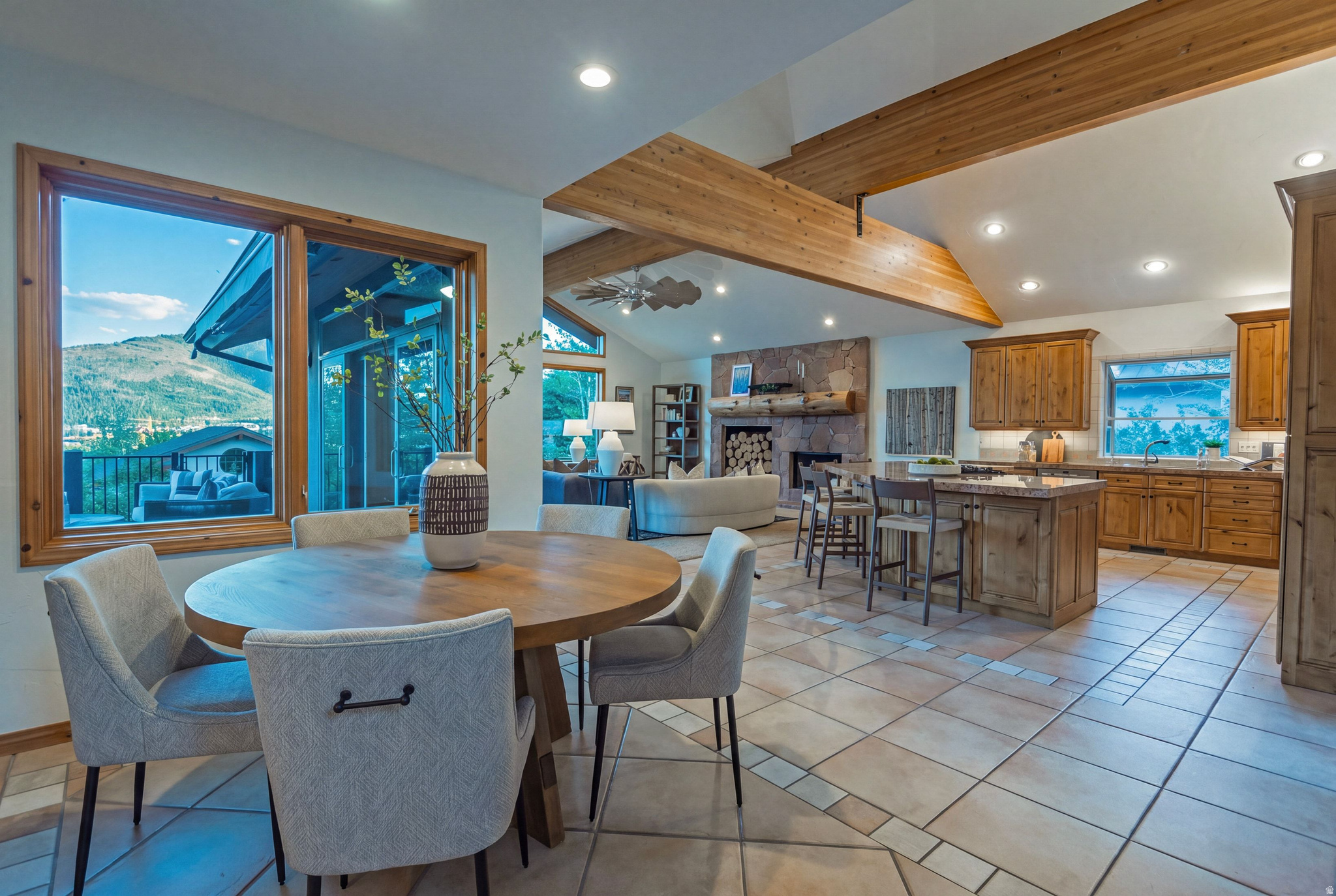2068 MAHRE DR