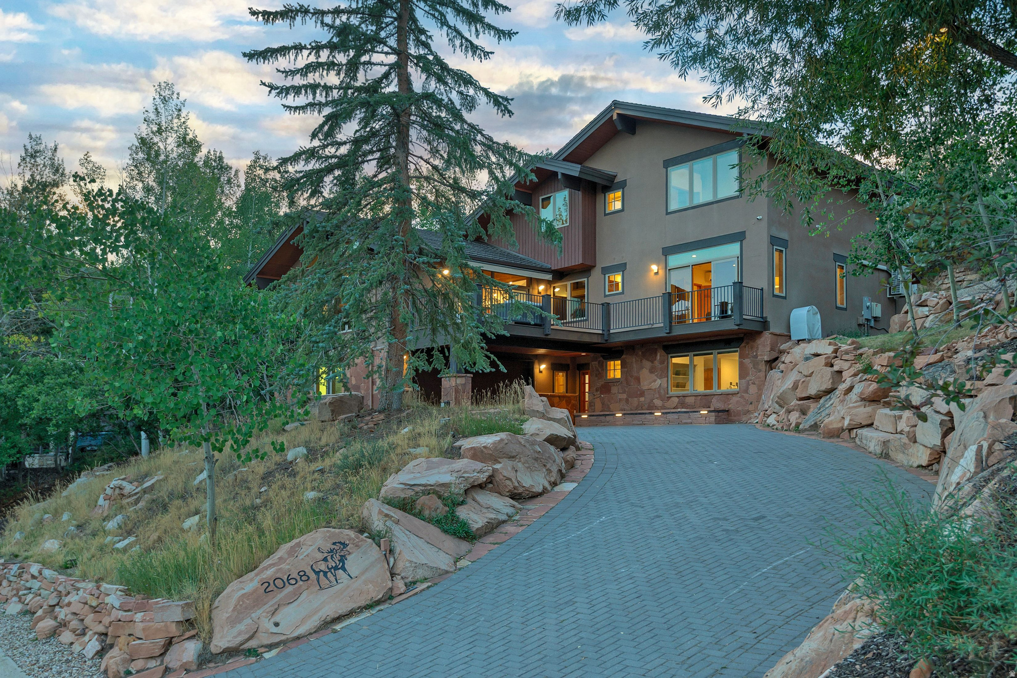 2068 MAHRE DR