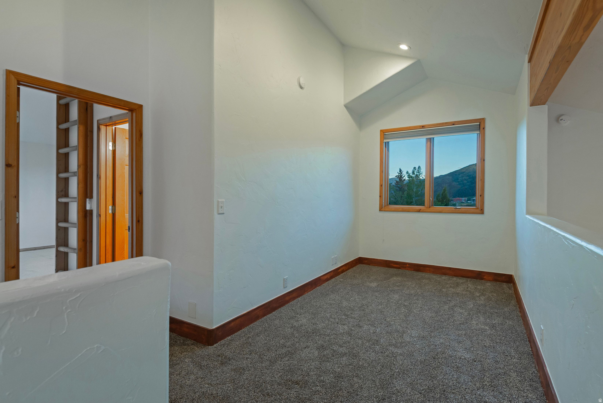 2068 MAHRE DR
