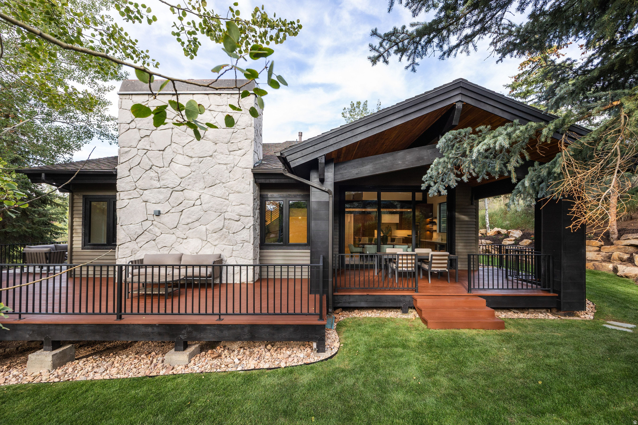 2542 SILVER CLOUD DR