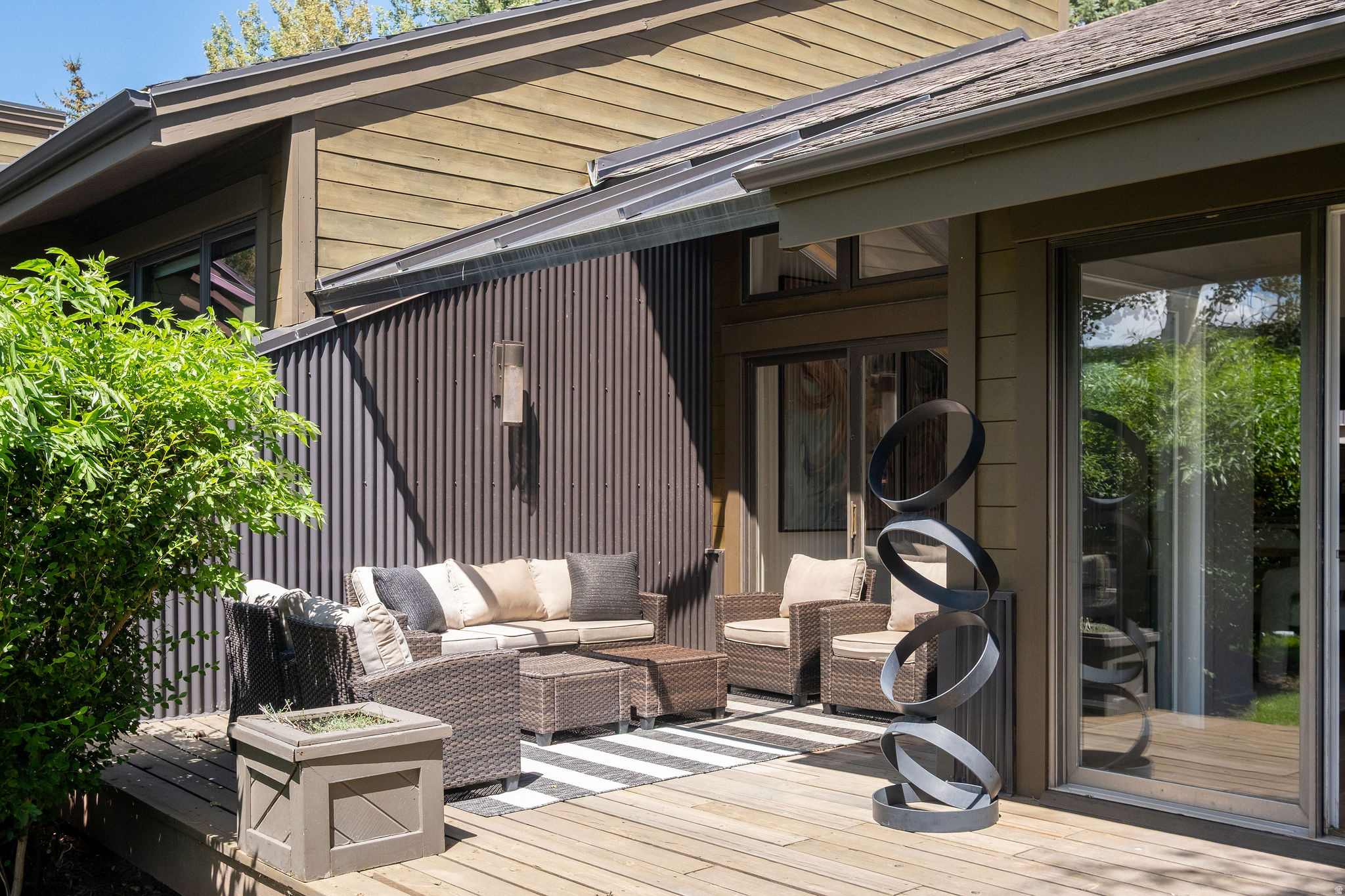 2505 FAIRWAY DR