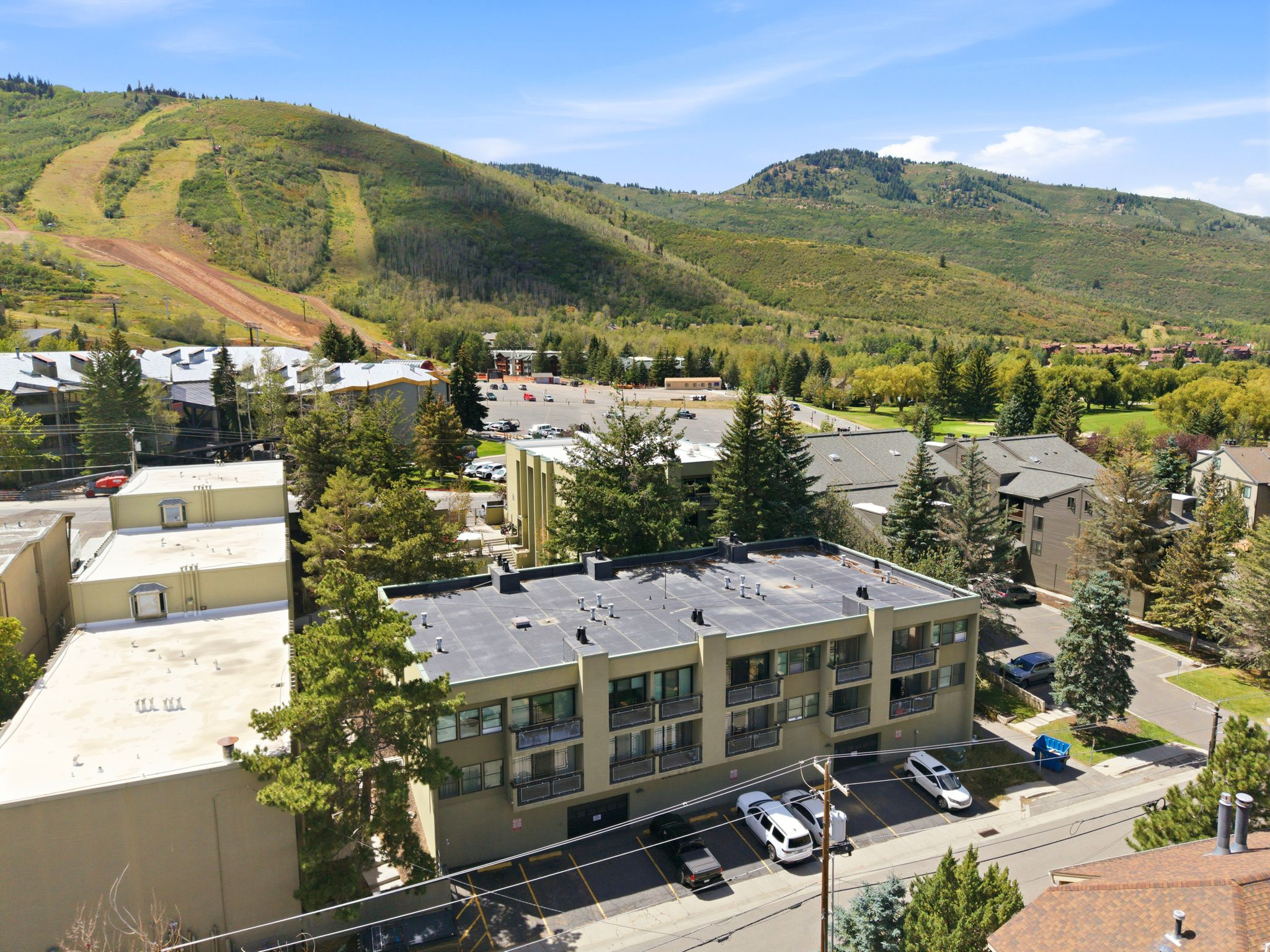 1482 EMPIRE AVE #200