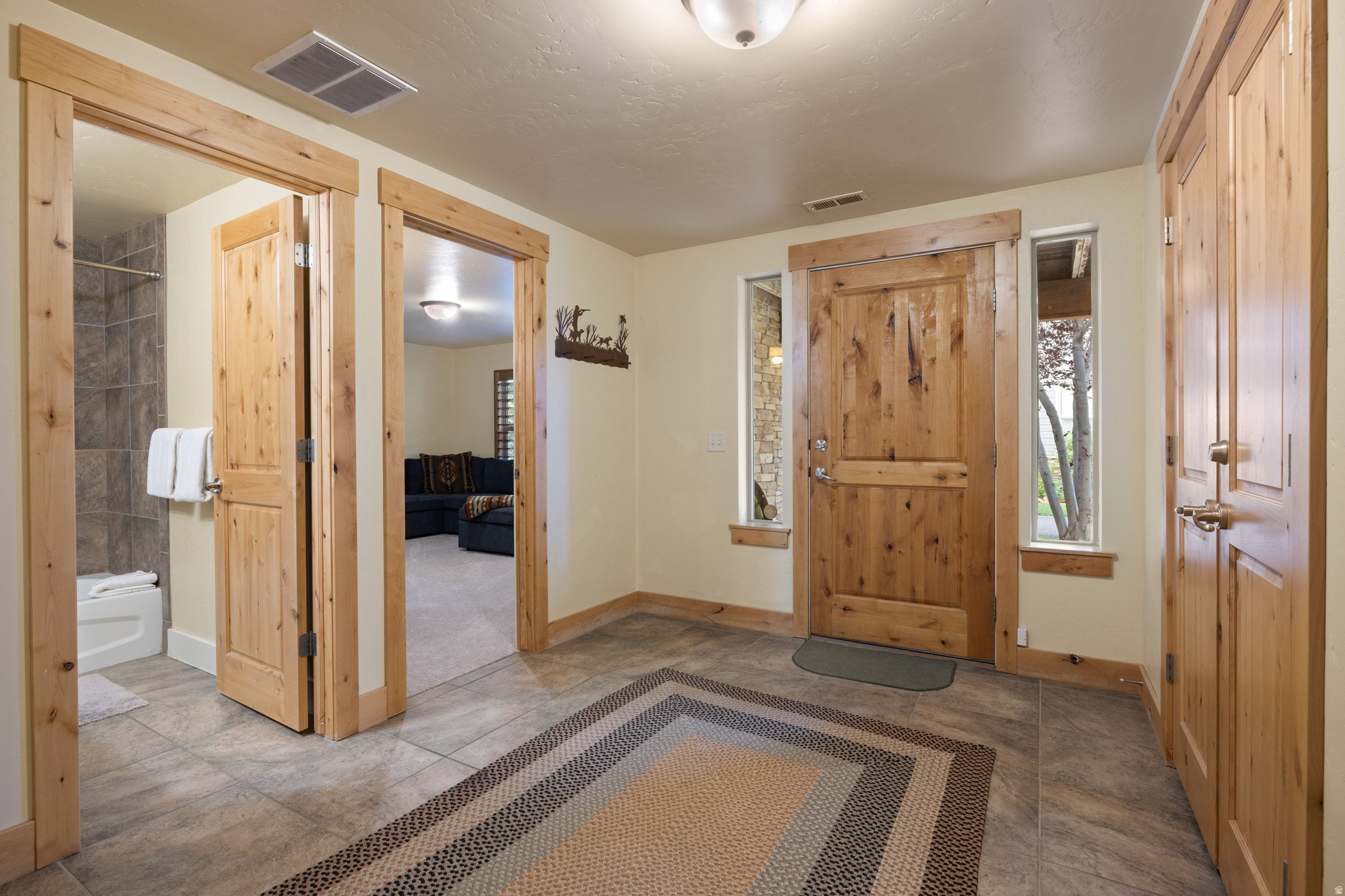 5604 N KODIAK WAY