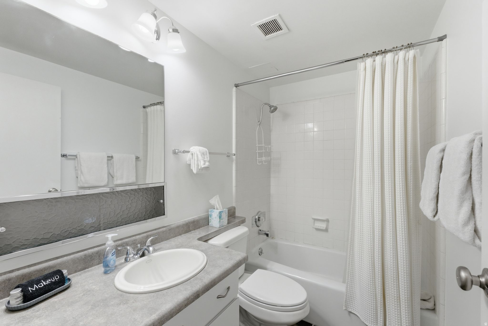 1482 EMPIRE AVE #307