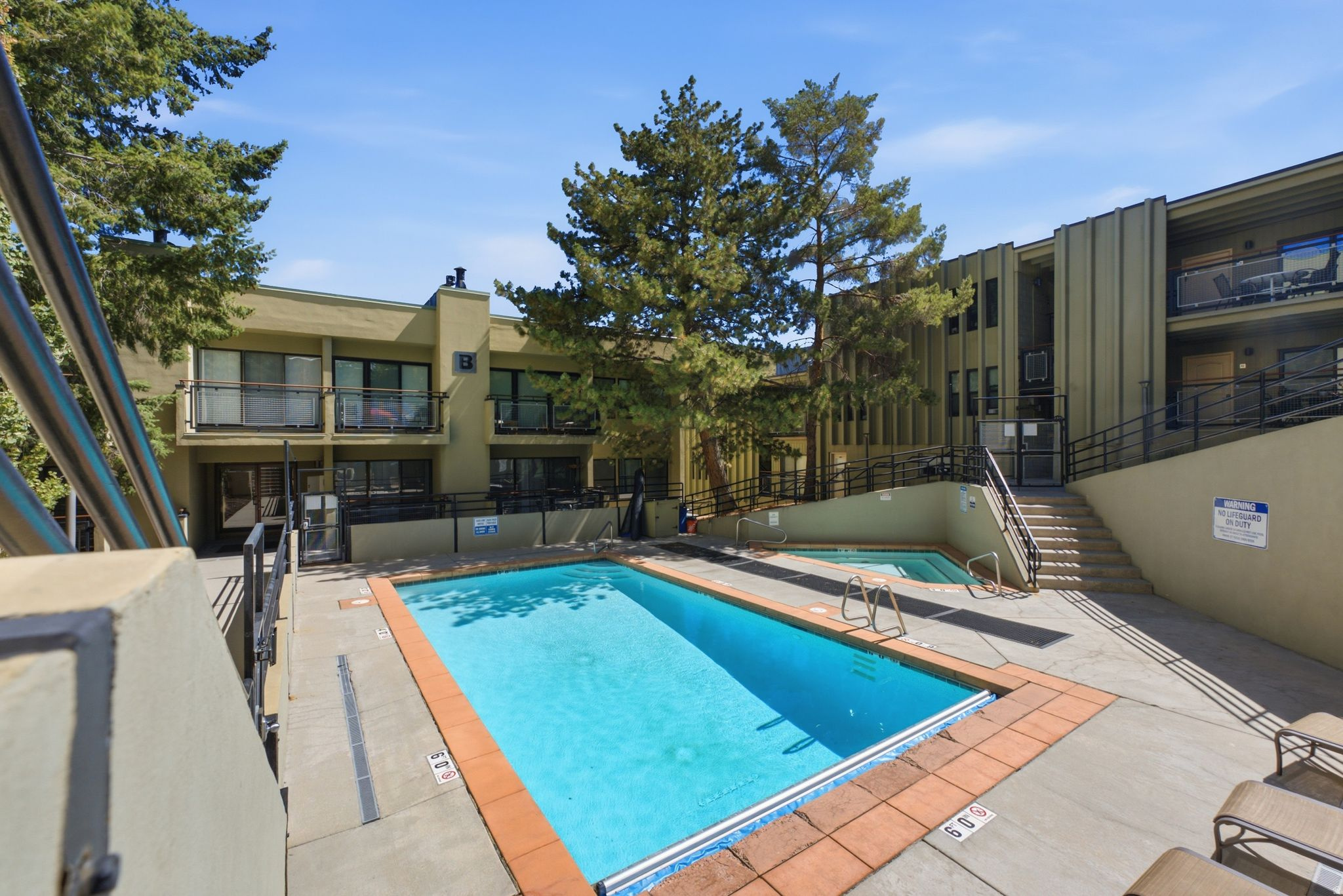 1482 EMPIRE AVE #307